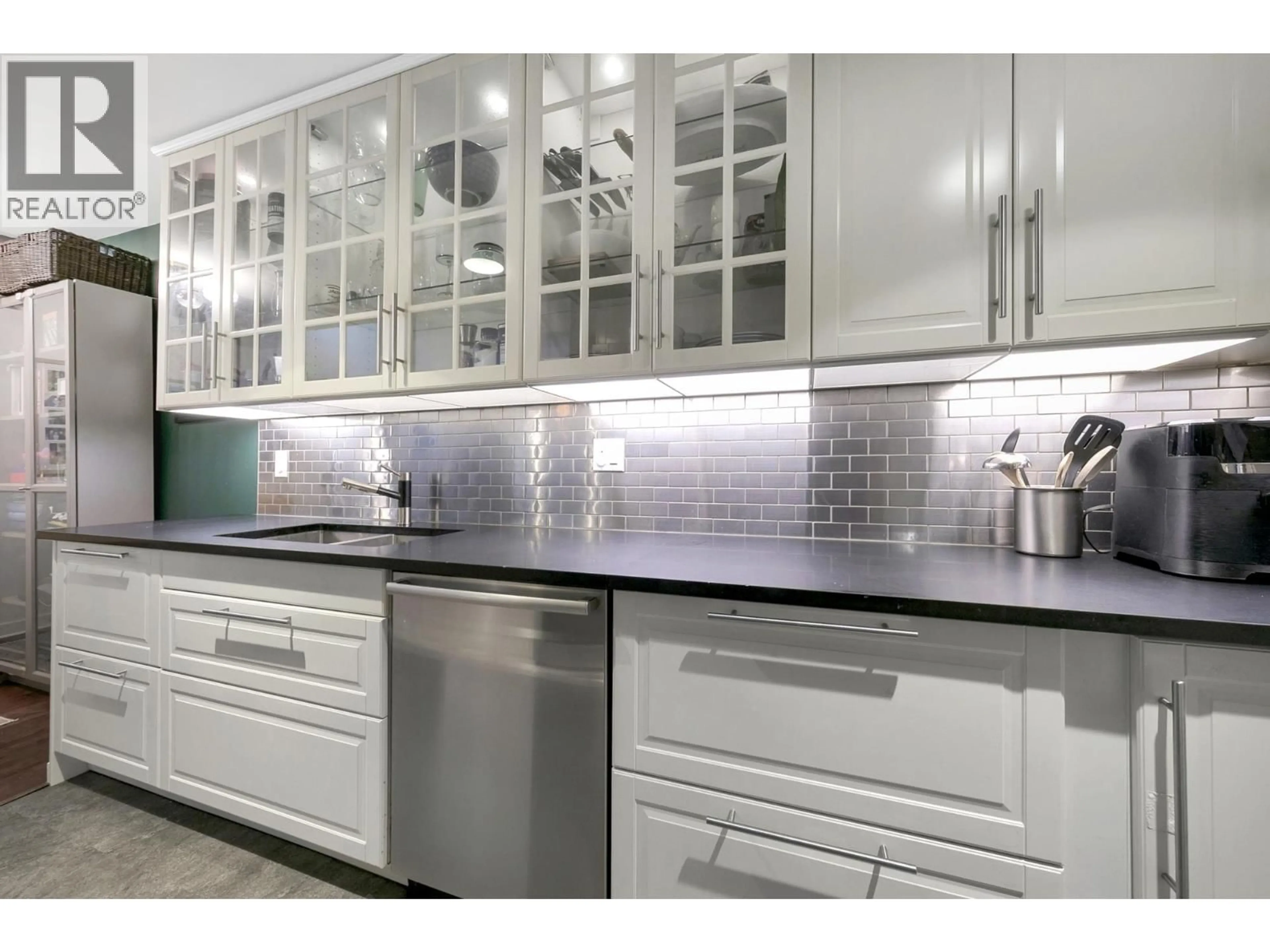 Contemporary kitchen, ceramic/tile floor for 326 - 9101 HORNE STREET, Burnaby British Columbia V3N4M3