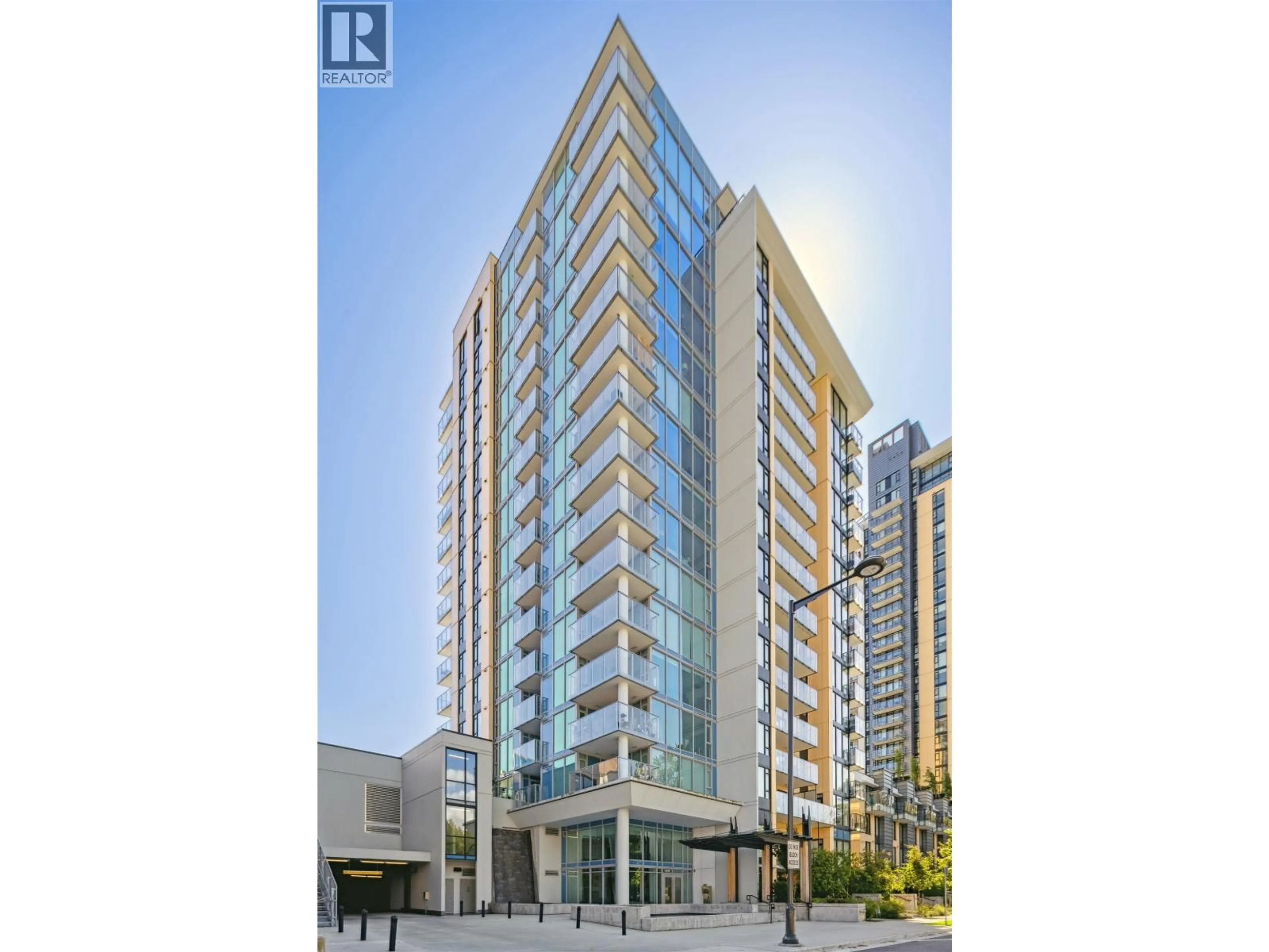 Indoor foyer for 1207 - 1471 HUNTER STREET, North Vancouver British Columbia V7J1H3