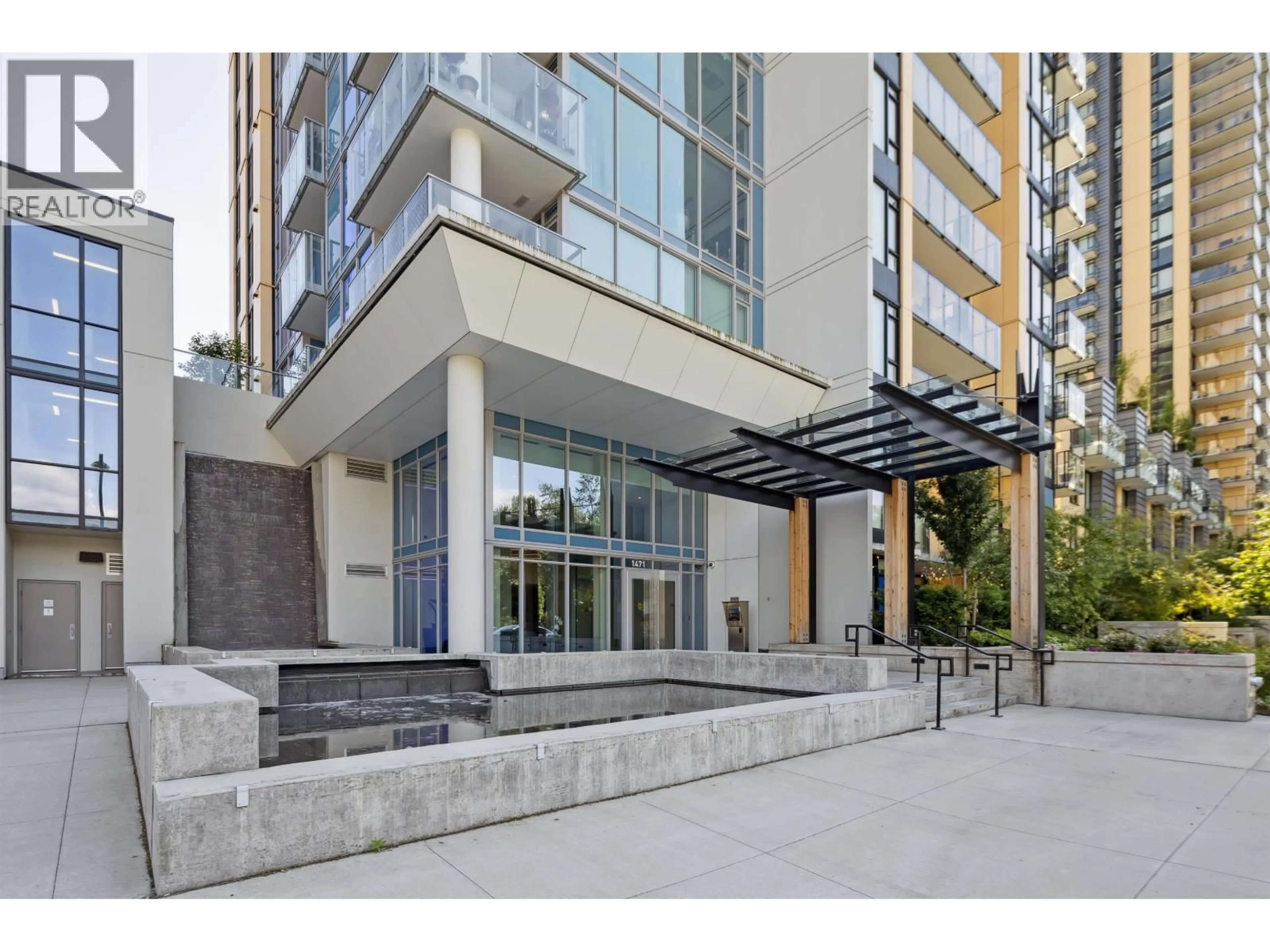 Indoor foyer for 1207 - 1471 HUNTER STREET, North Vancouver British Columbia V7J1H3