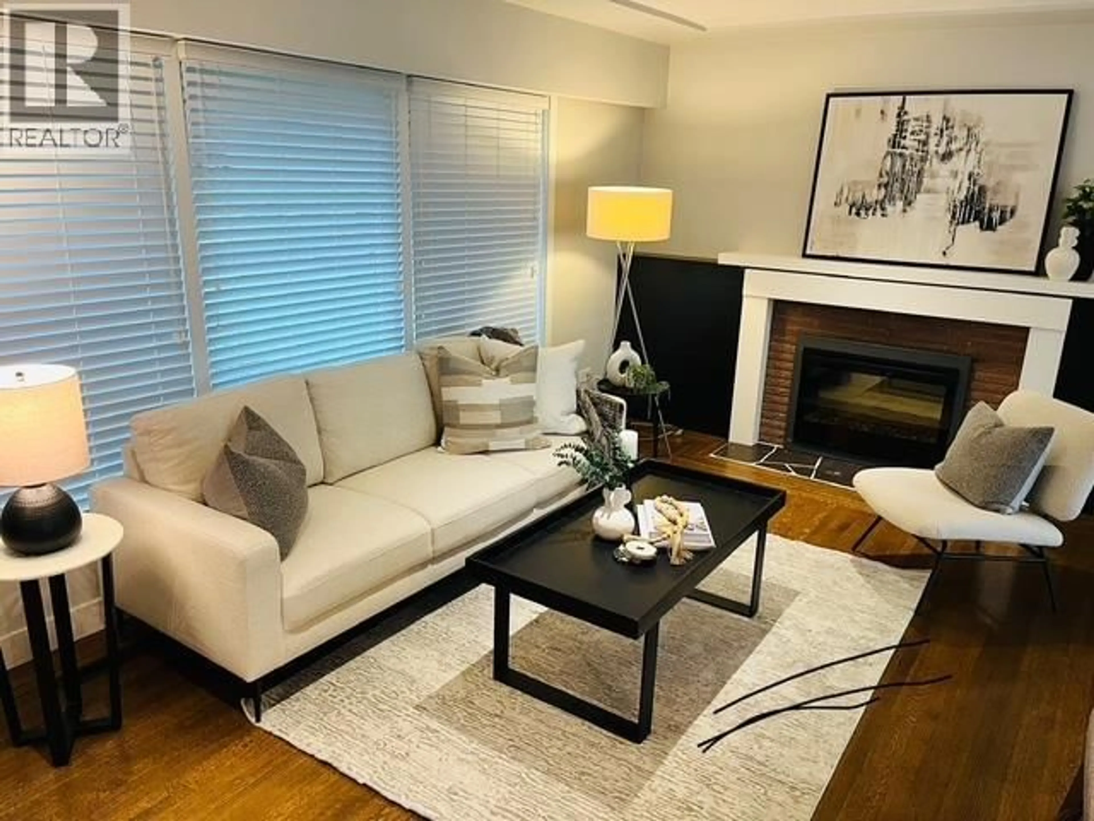 Living room with furniture, wood/laminate floor for 1314 THOMAS AVENUE, Coquitlam British Columbia V3K2L5