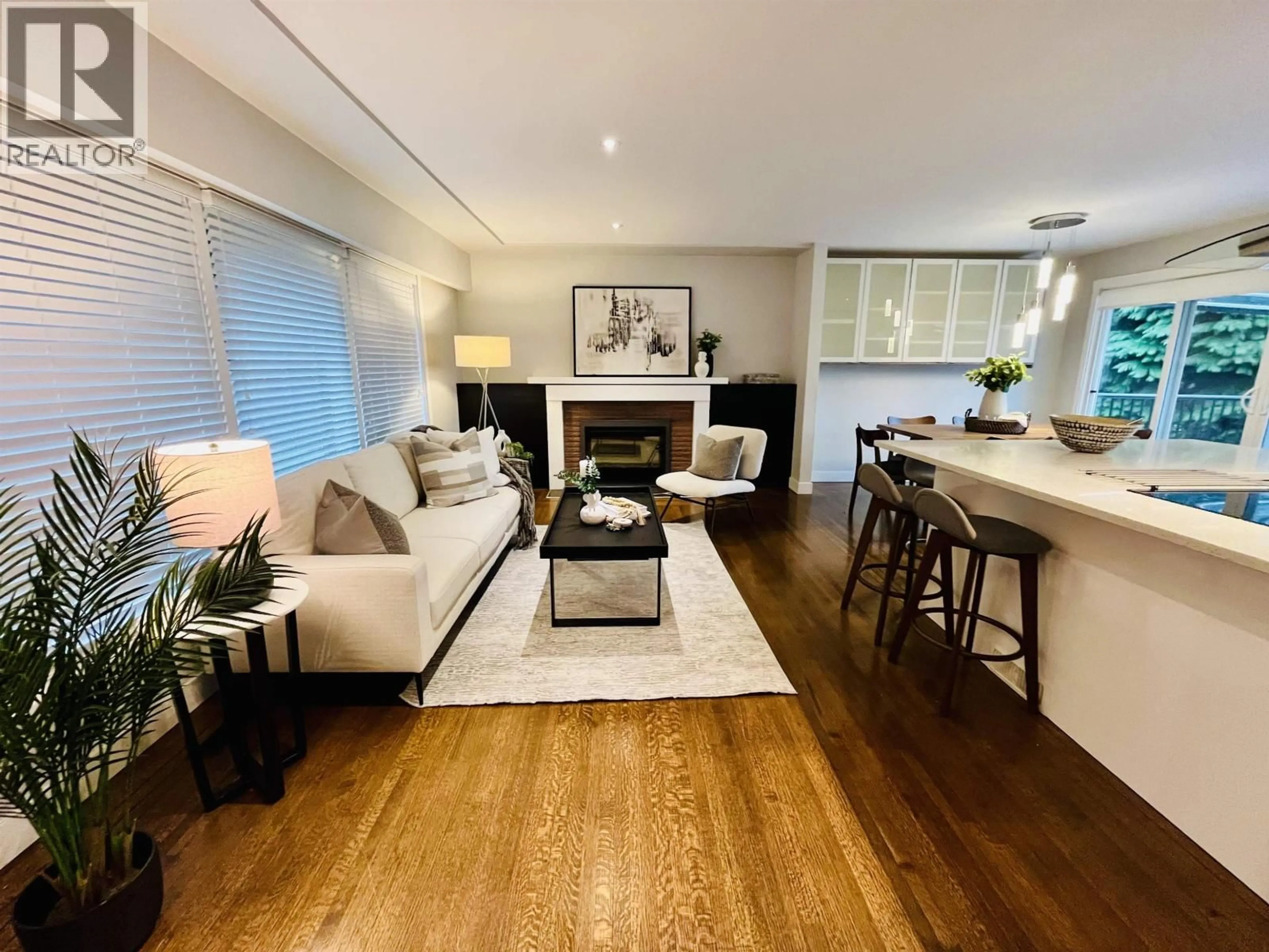 Living room with furniture, wood/laminate floor for 1314 THOMAS AVENUE, Coquitlam British Columbia V3K2L5