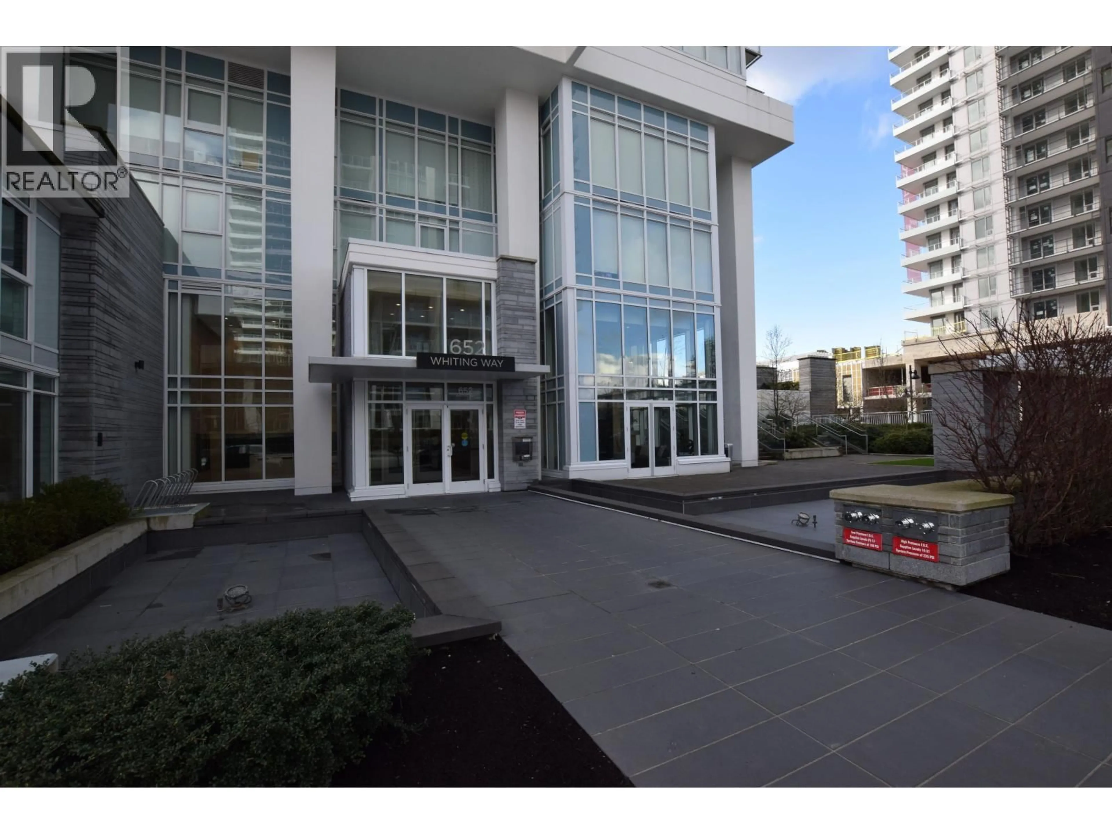 Indoor foyer for 605 - 652 WHITING WAY, Coquitlam British Columbia V3J0K3