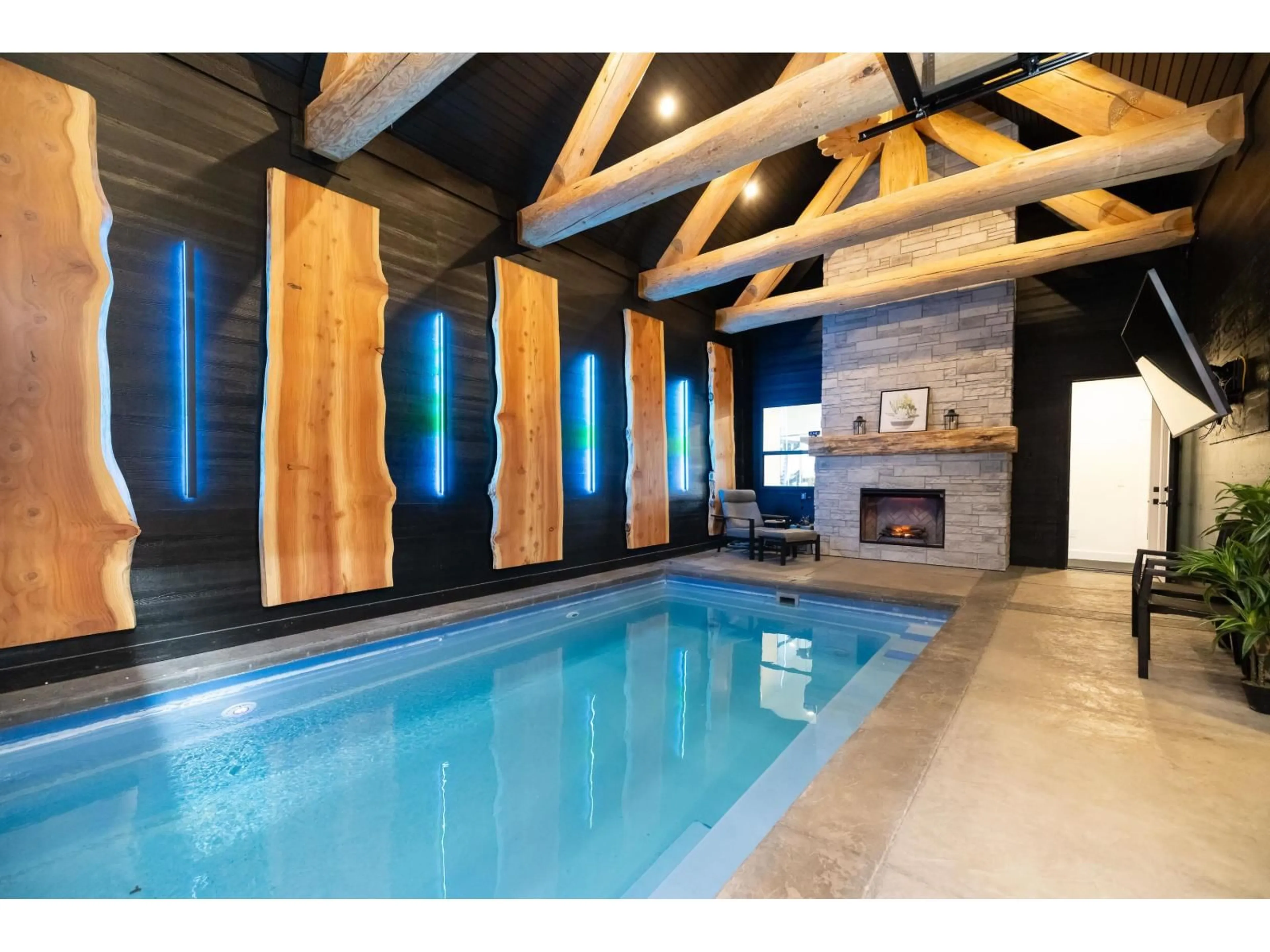 Pool for 46492 VALLEYVIEW ROAD, Chilliwack British Columbia V2R5M8