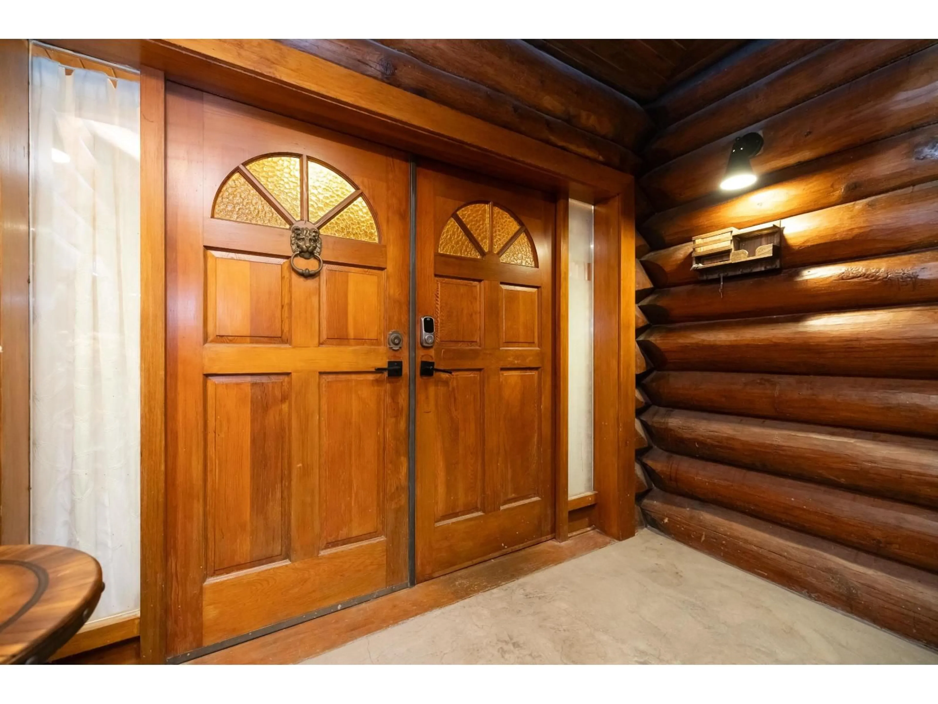 Indoor entryway for 46492 VALLEYVIEW ROAD, Chilliwack British Columbia V2R5M8