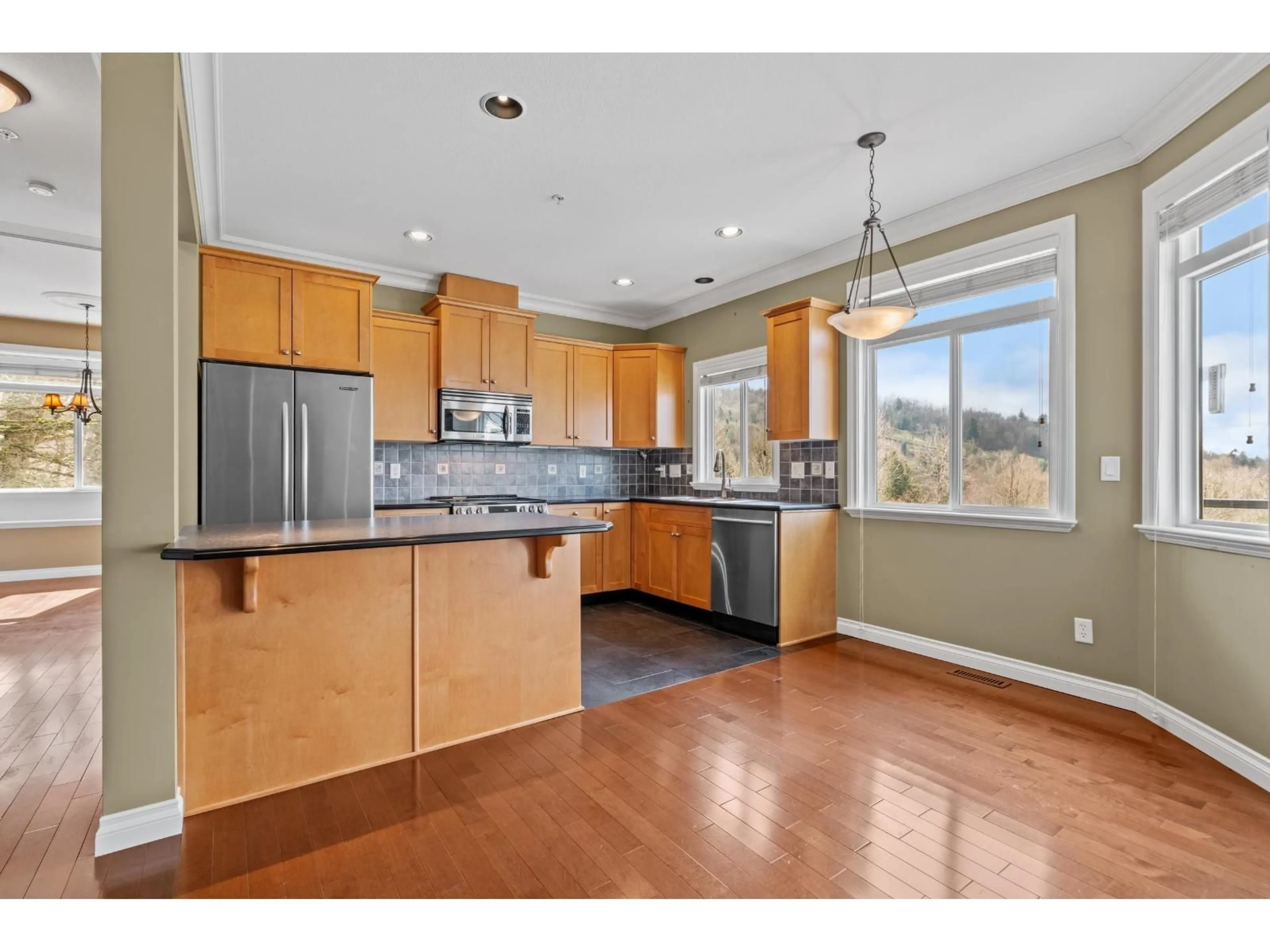 Open concept kitchen, unknown for 33 - 36260 MCKEE ROAD, Abbotsford British Columbia V3G0A9