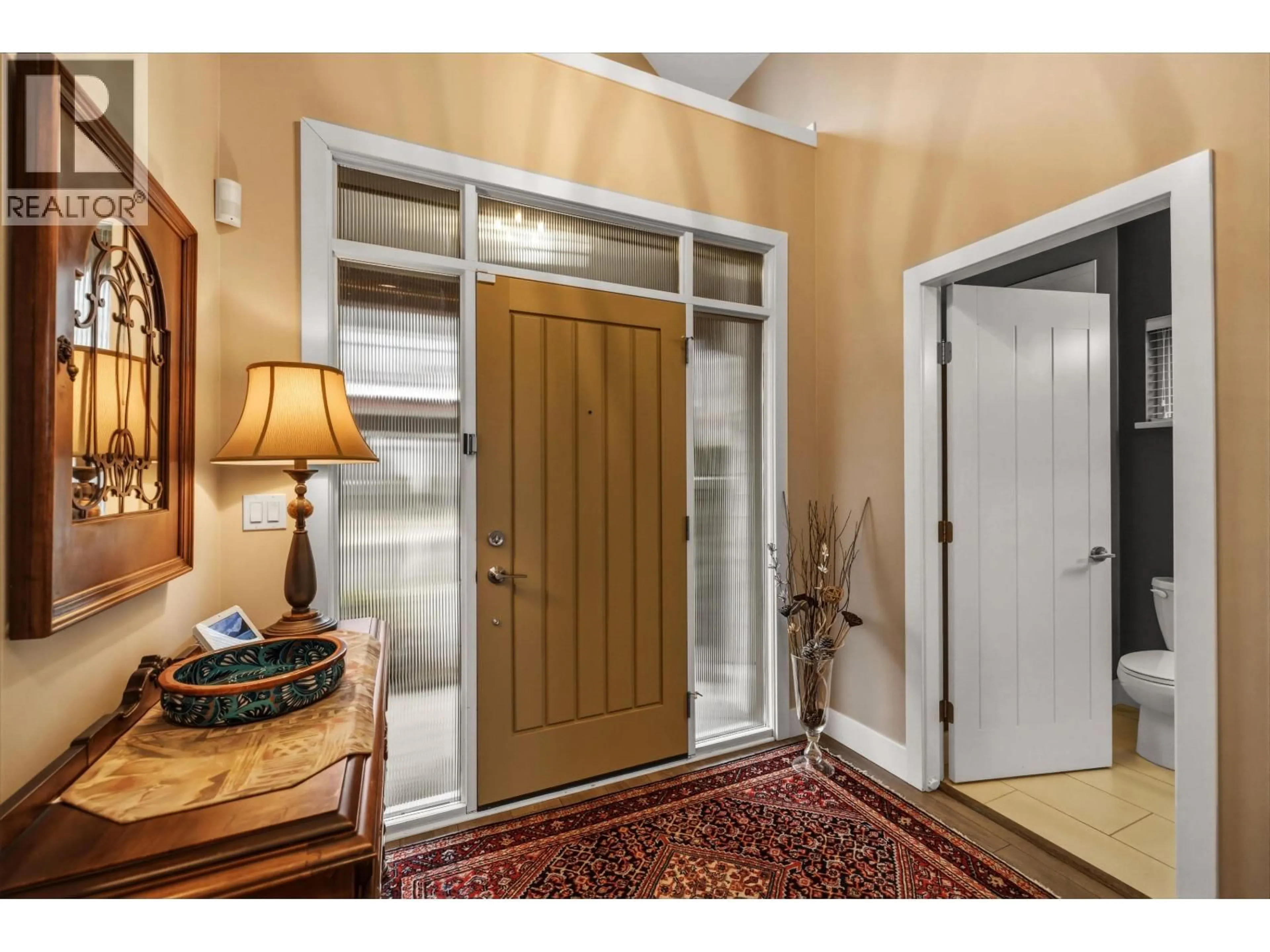 Indoor entryway for 125 - 3458 BURKE VILLAGE PROMENADE, Coquitlam British Columbia V3E0J1
