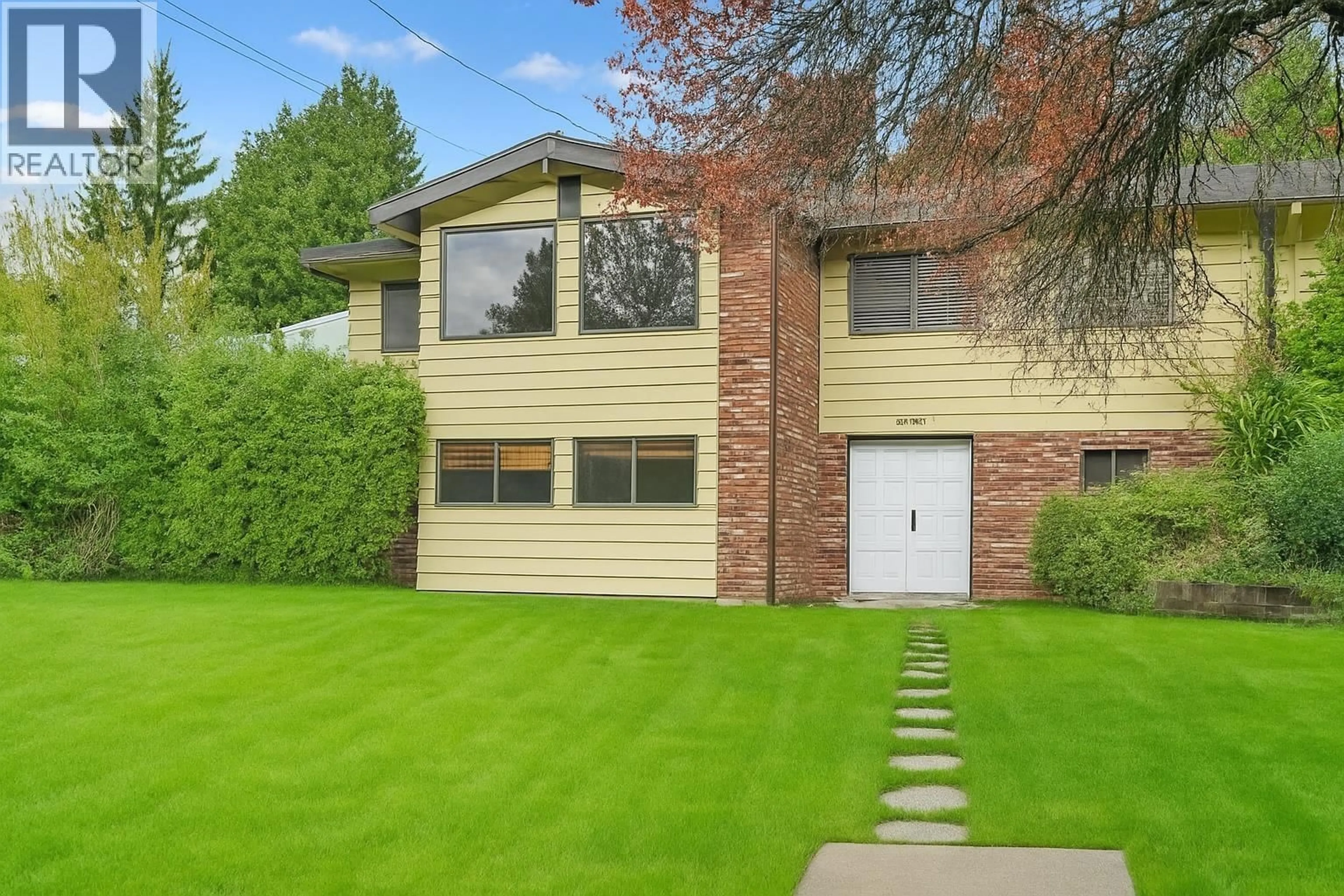 Home with vinyl exterior material, street for 1987 CAPE HORN AVENUE, Coquitlam British Columbia V3K1J2