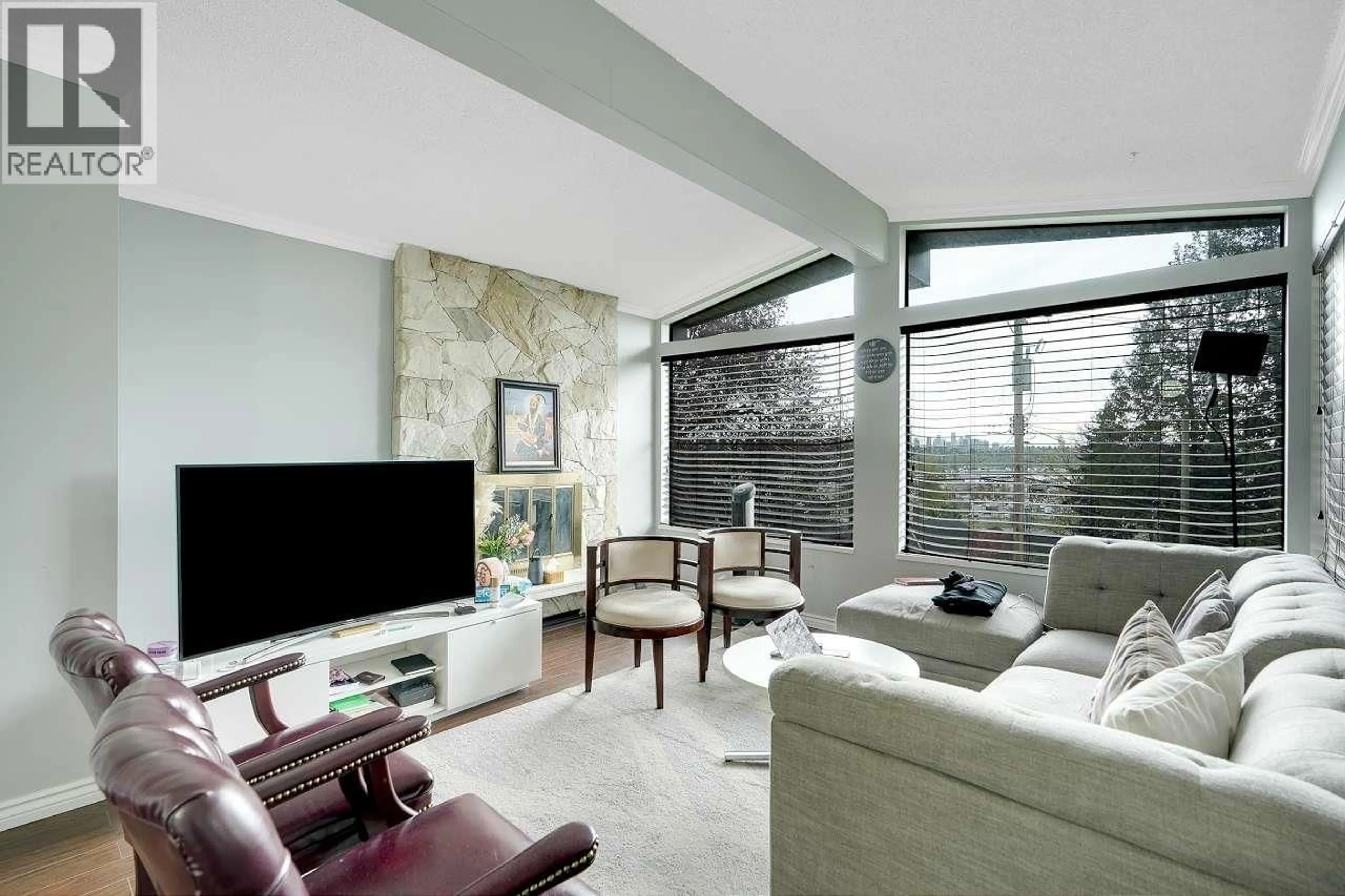 Living room with furniture, unknown for 1987 CAPE HORN AVENUE, Coquitlam British Columbia V3K1J2