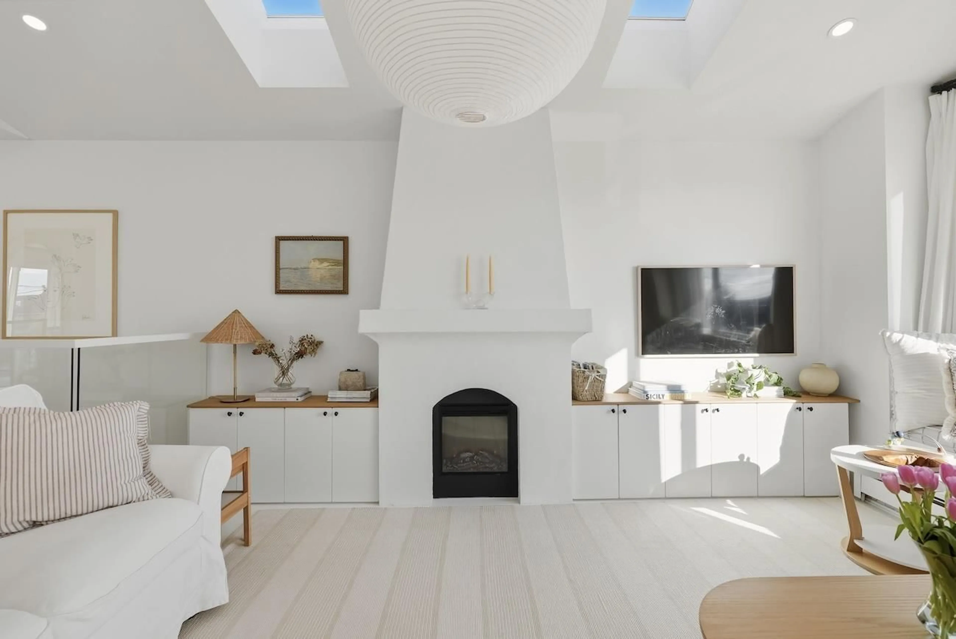 Living room with furniture, unknown for 863 LEE STREET, White Rock British Columbia V4B4N7