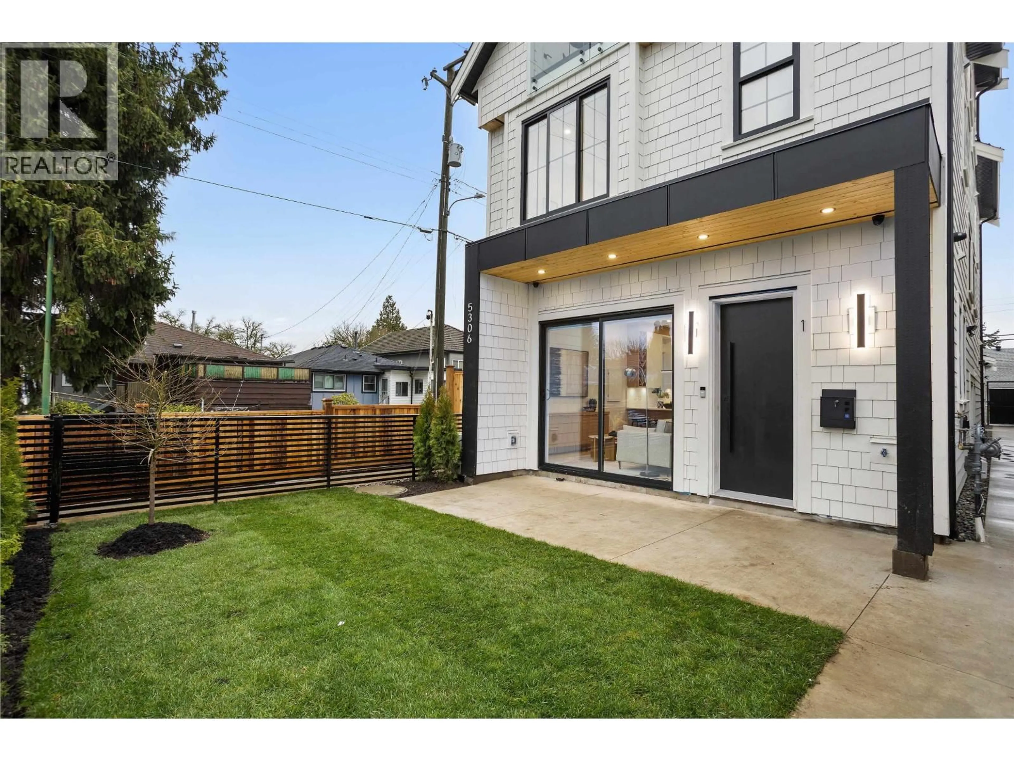 Unknown for 1 - 5306 CULLODEN STREET, Vancouver British Columbia V5W3R6