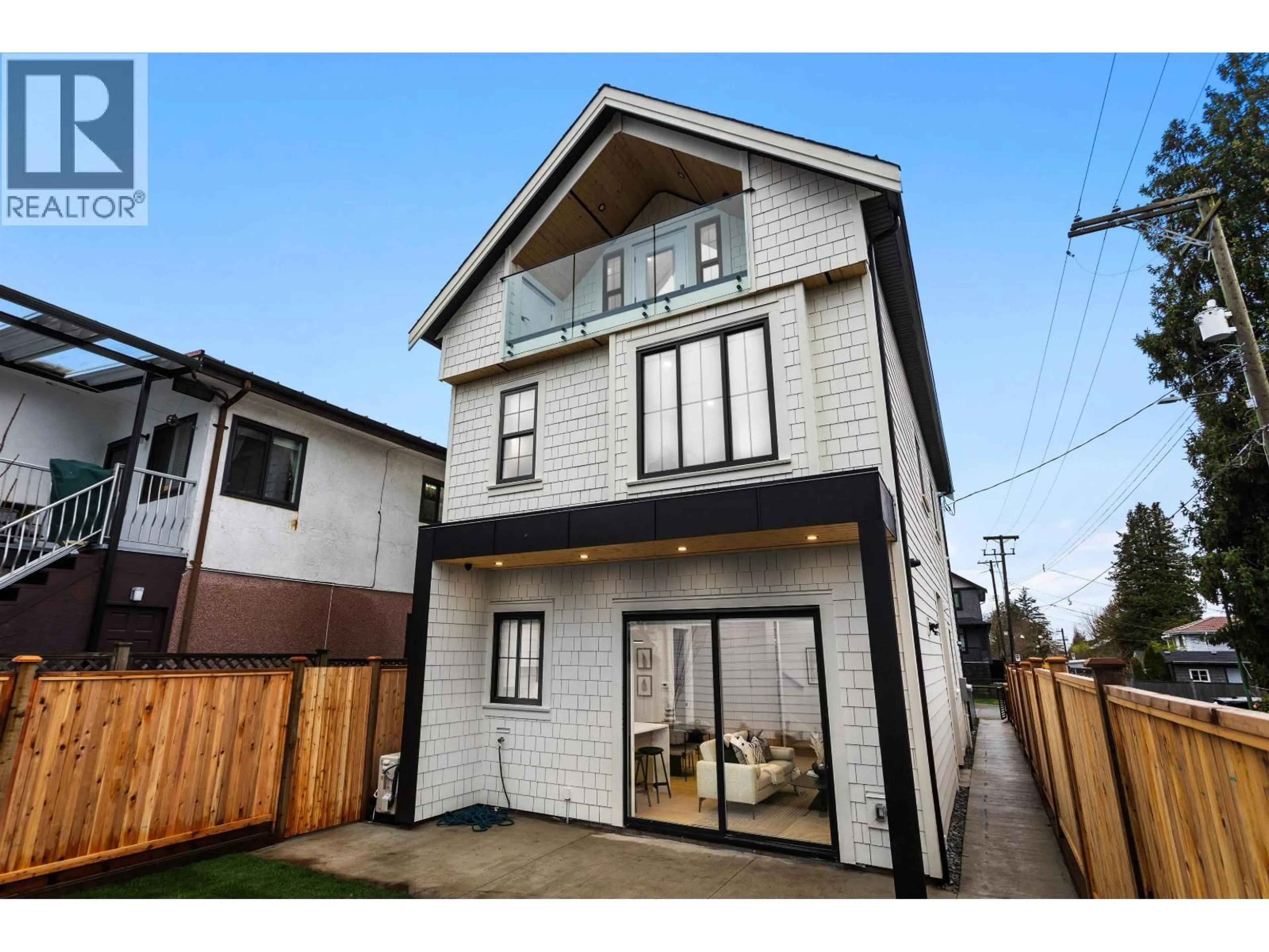 Home with vinyl exterior material, street for 2 - 5306 CULLODEN STREET, Vancouver British Columbia V5W3R6