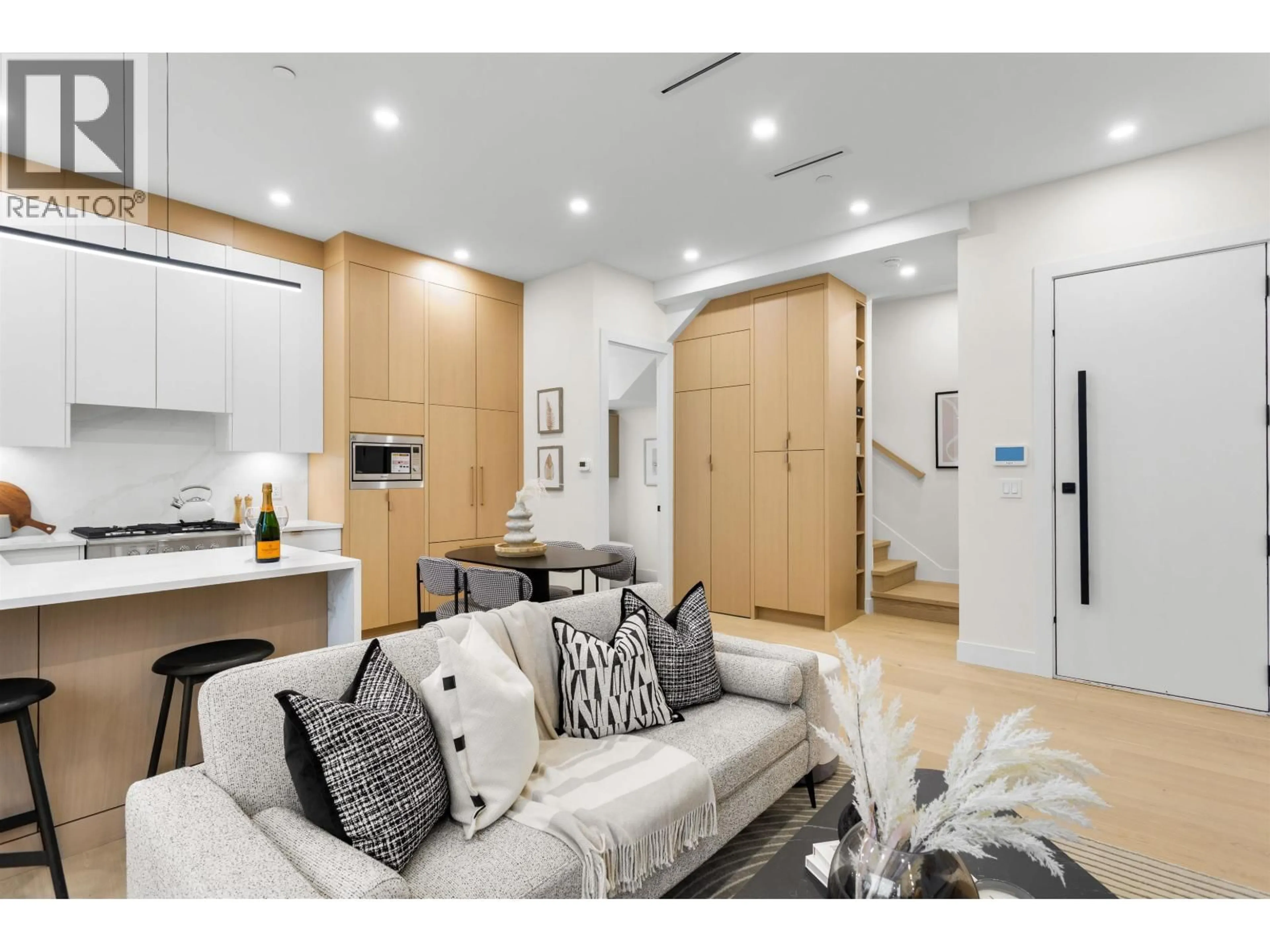 Unknown for 2 - 5306 CULLODEN STREET, Vancouver British Columbia V5W3R6