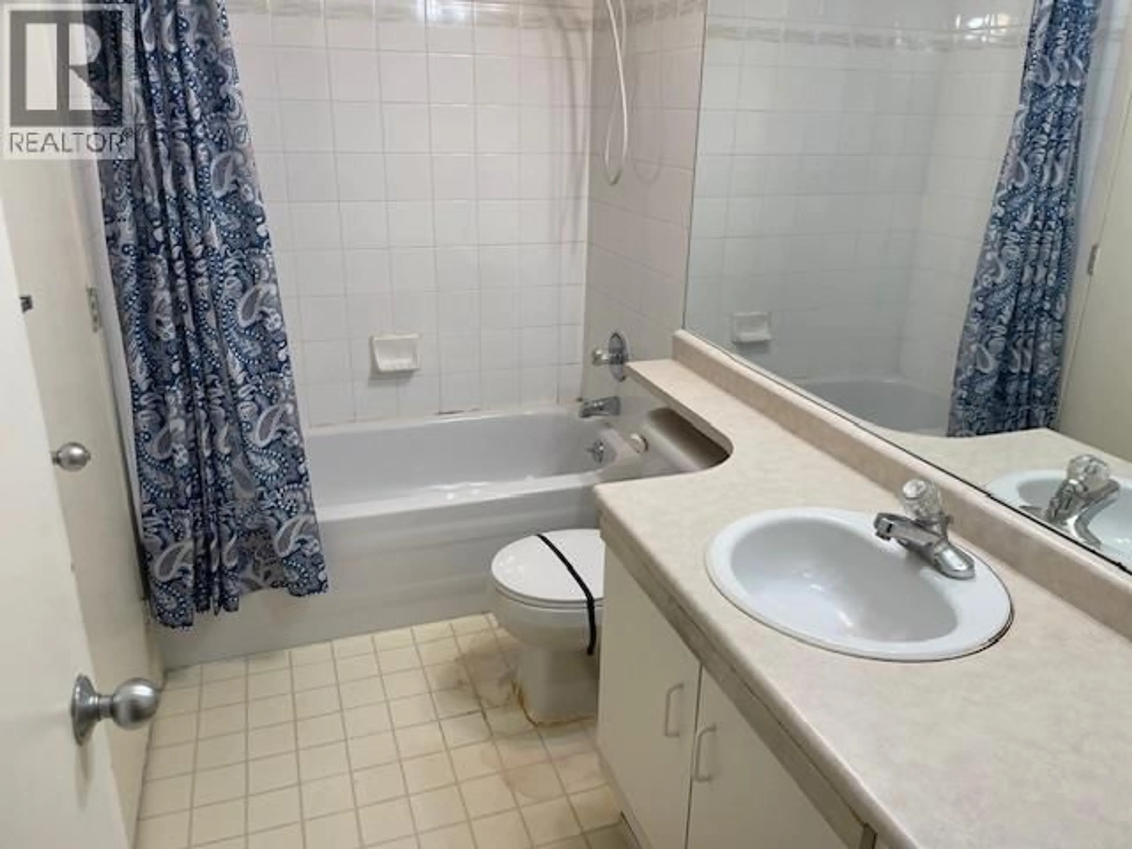 Standard bathroom, unknown for 406 - 8871 LANSDOWNE ROAD, Richmond British Columbia V6X3X8