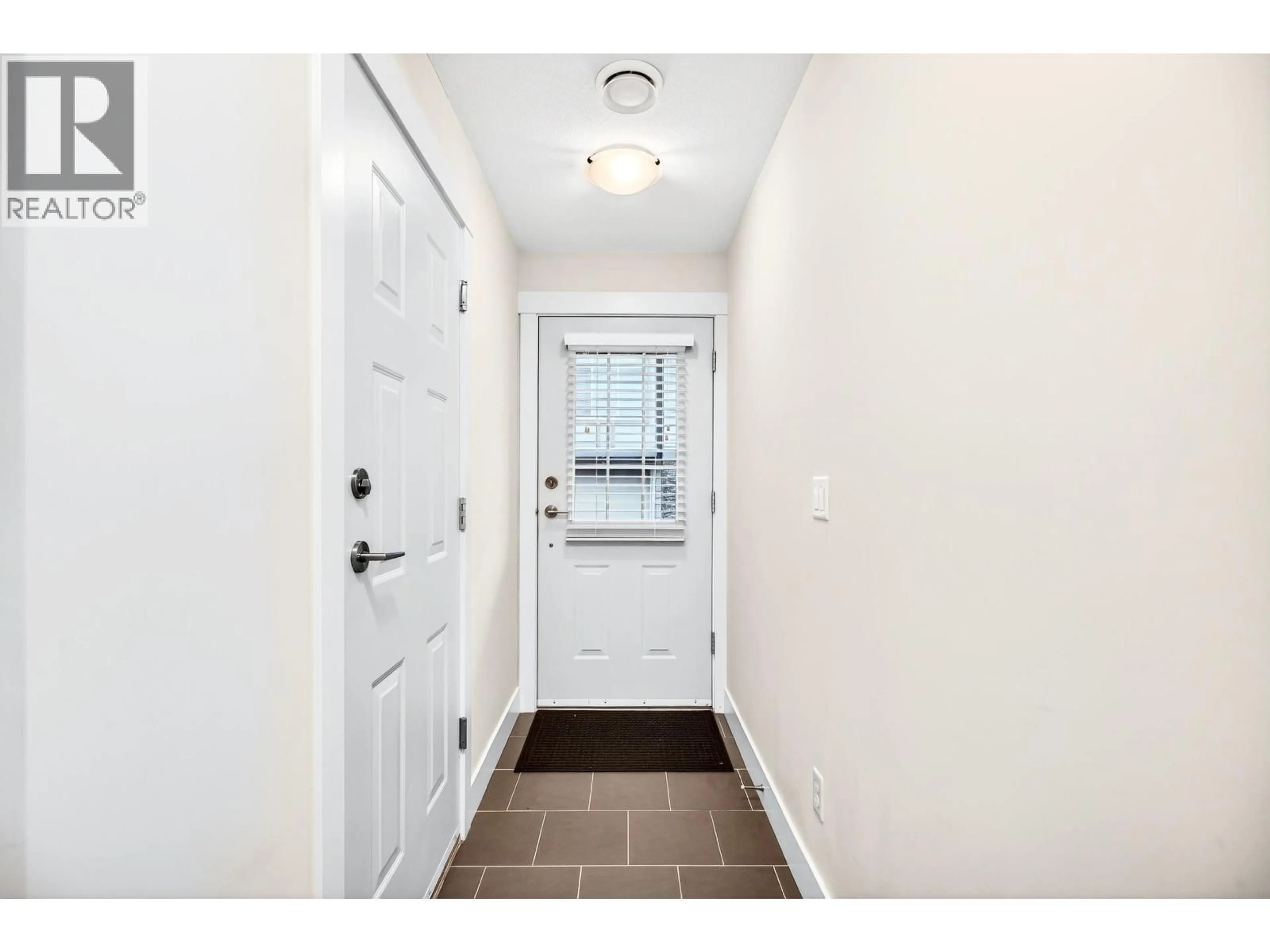 Indoor entryway for 69 - 22865 TELOSKY AVENUE, Maple Ridge British Columbia V2X8Z9