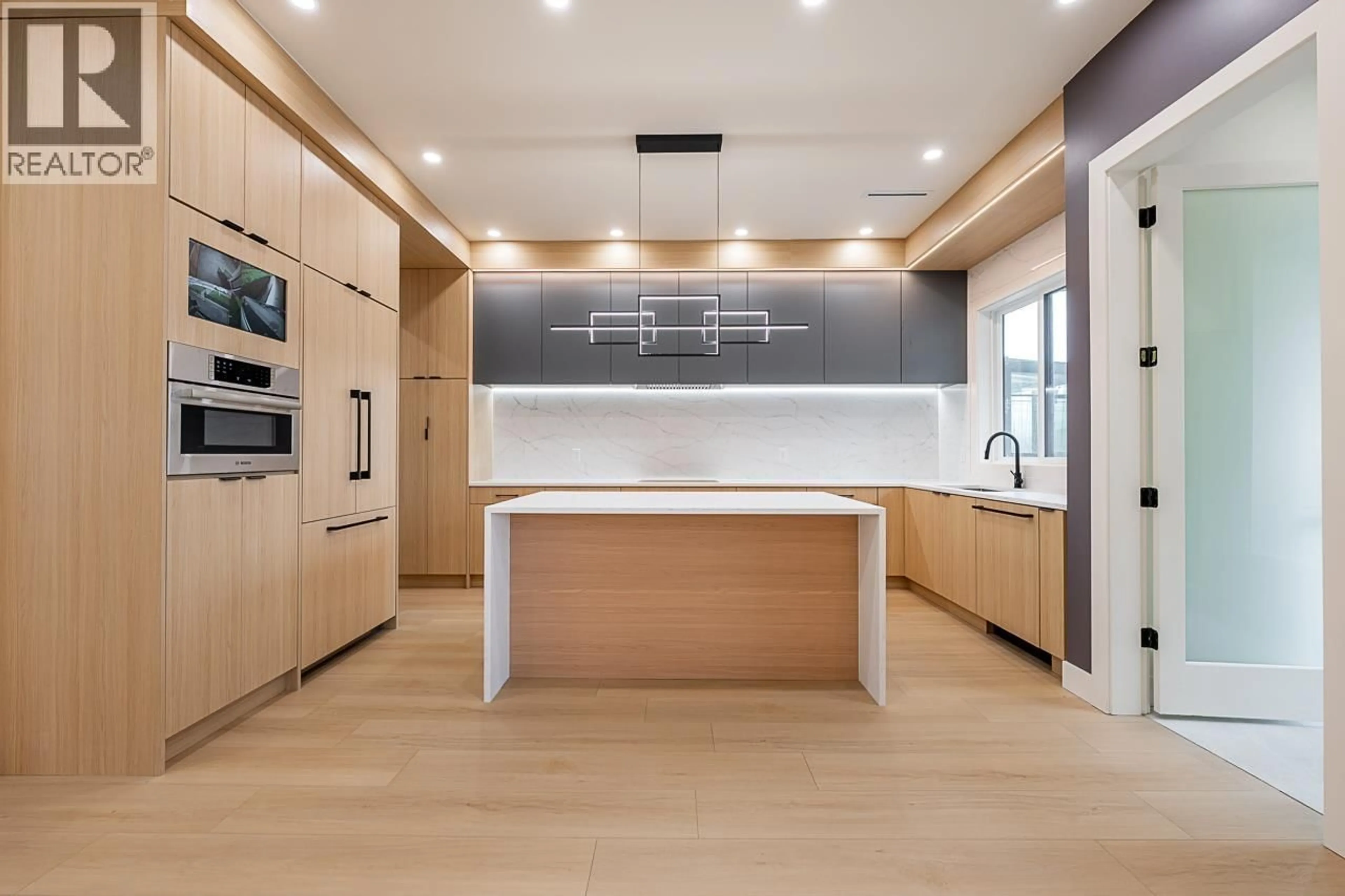 Contemporary kitchen, unknown for 2 - 6554 CHARLES STREET, Burnaby British Columbia V5B2H1