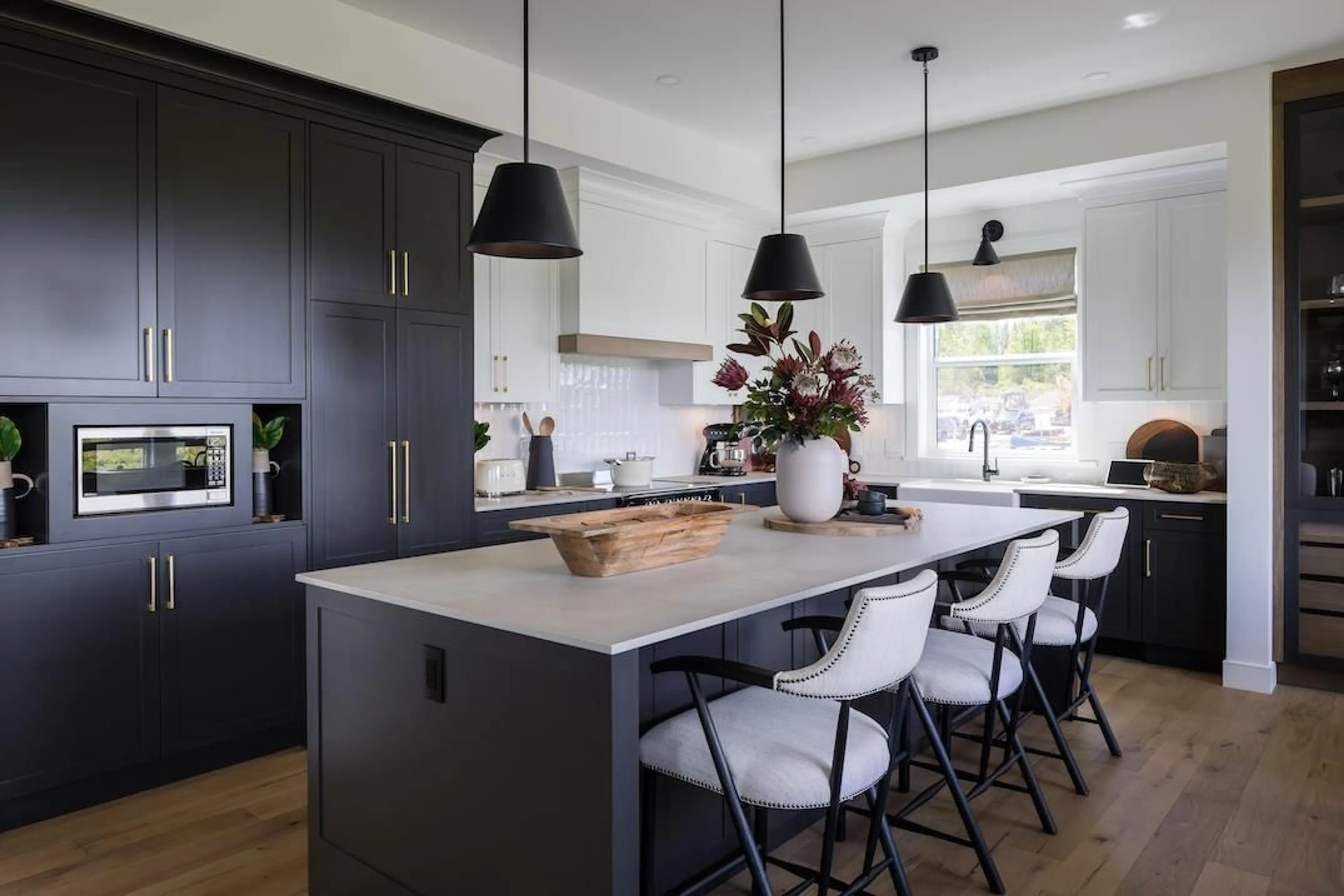 Unknown for 19667 76B AVENUE, Langley British Columbia V2Y3T4