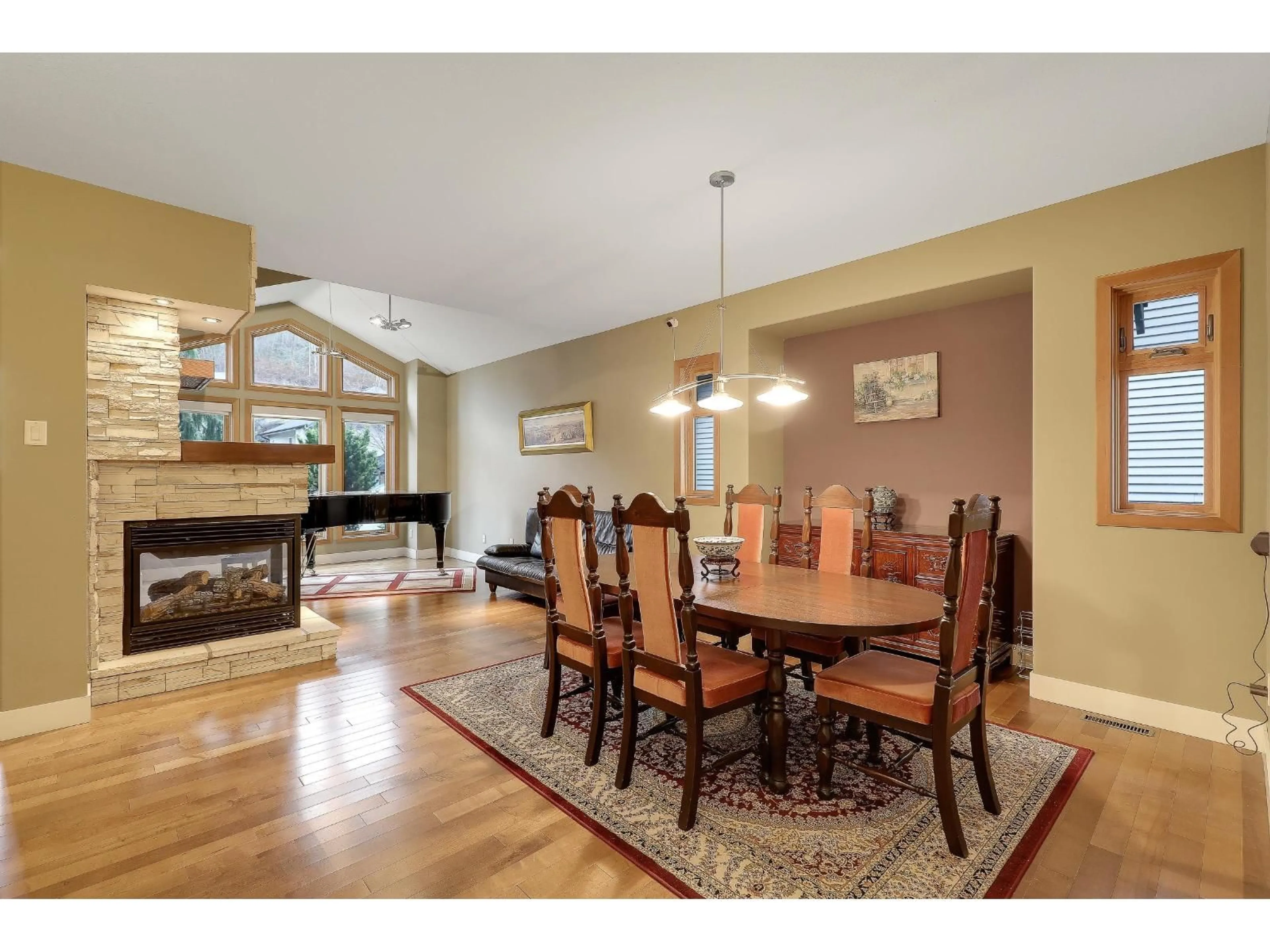 Dining room, wood/laminate floor for 4727 TESKEY ROAD, Chilliwack British Columbia V2R0C6