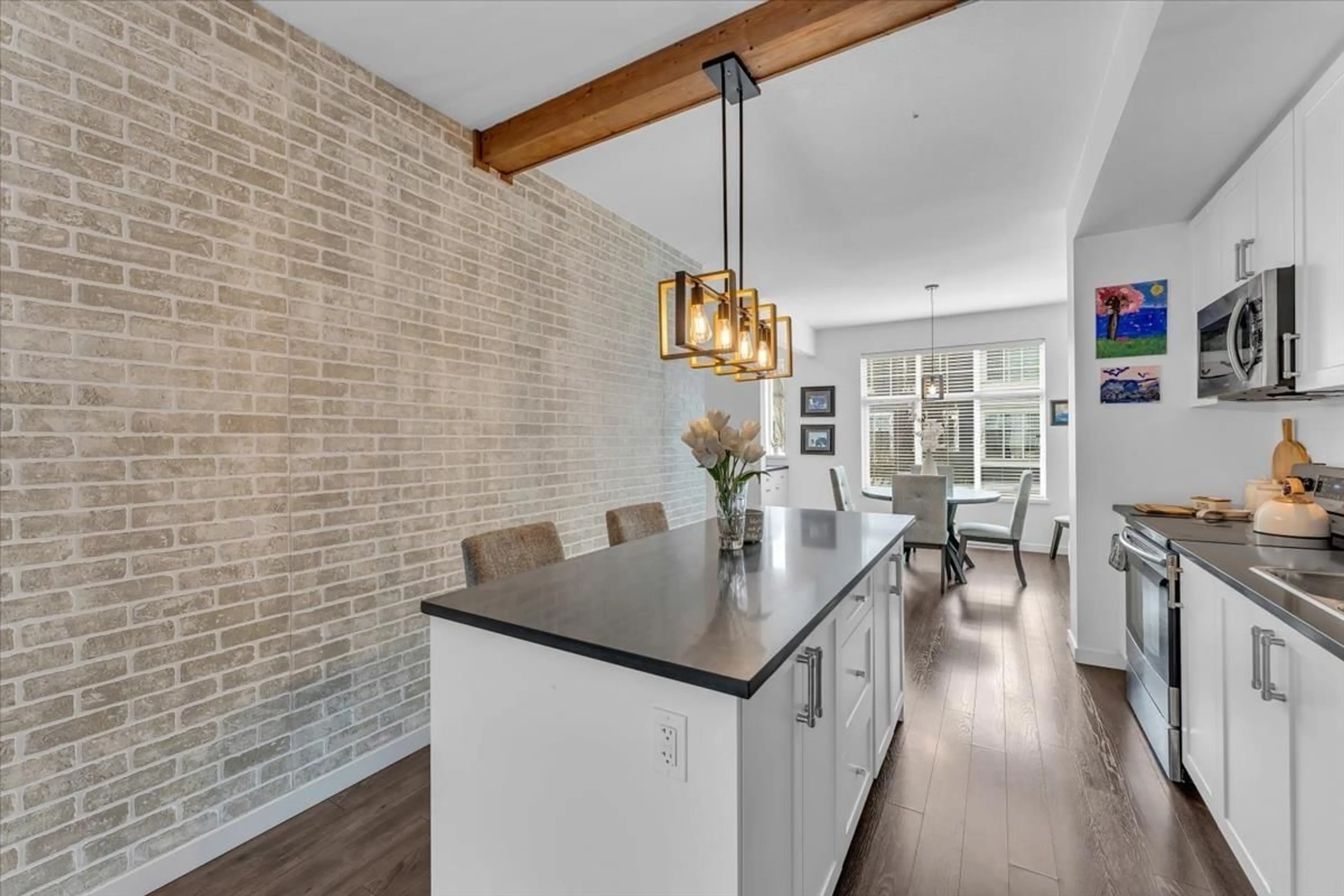 Open concept kitchen, ceramic/tile floor for 32 - 18681 68 AVENUE, Surrey British Columbia V4N6P3