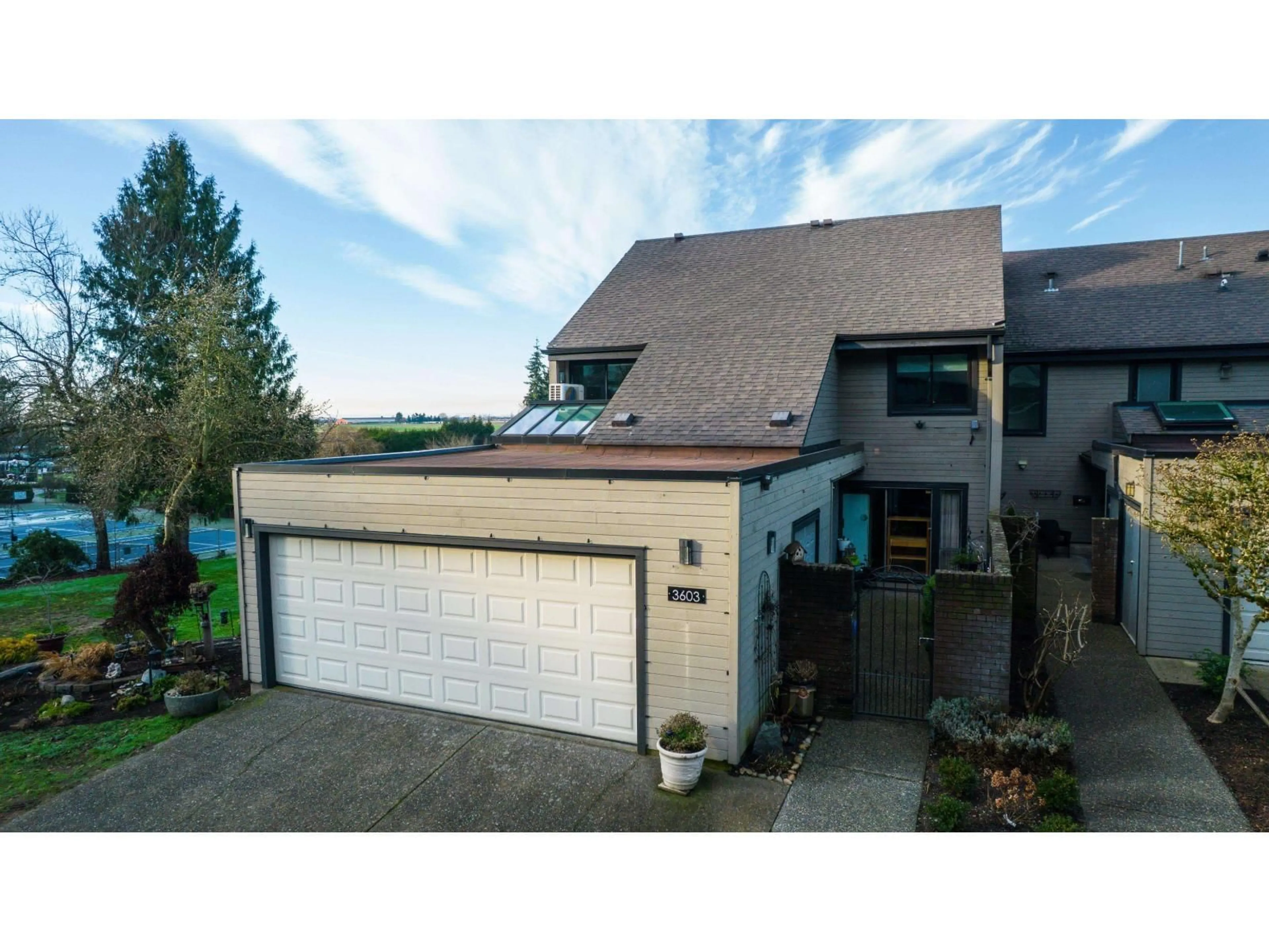 A pic from outside/outdoor area/front of a property/back of a property/a pic from drone, street for 3603 NICO WYND DRIVE, Surrey British Columbia V4P1J1