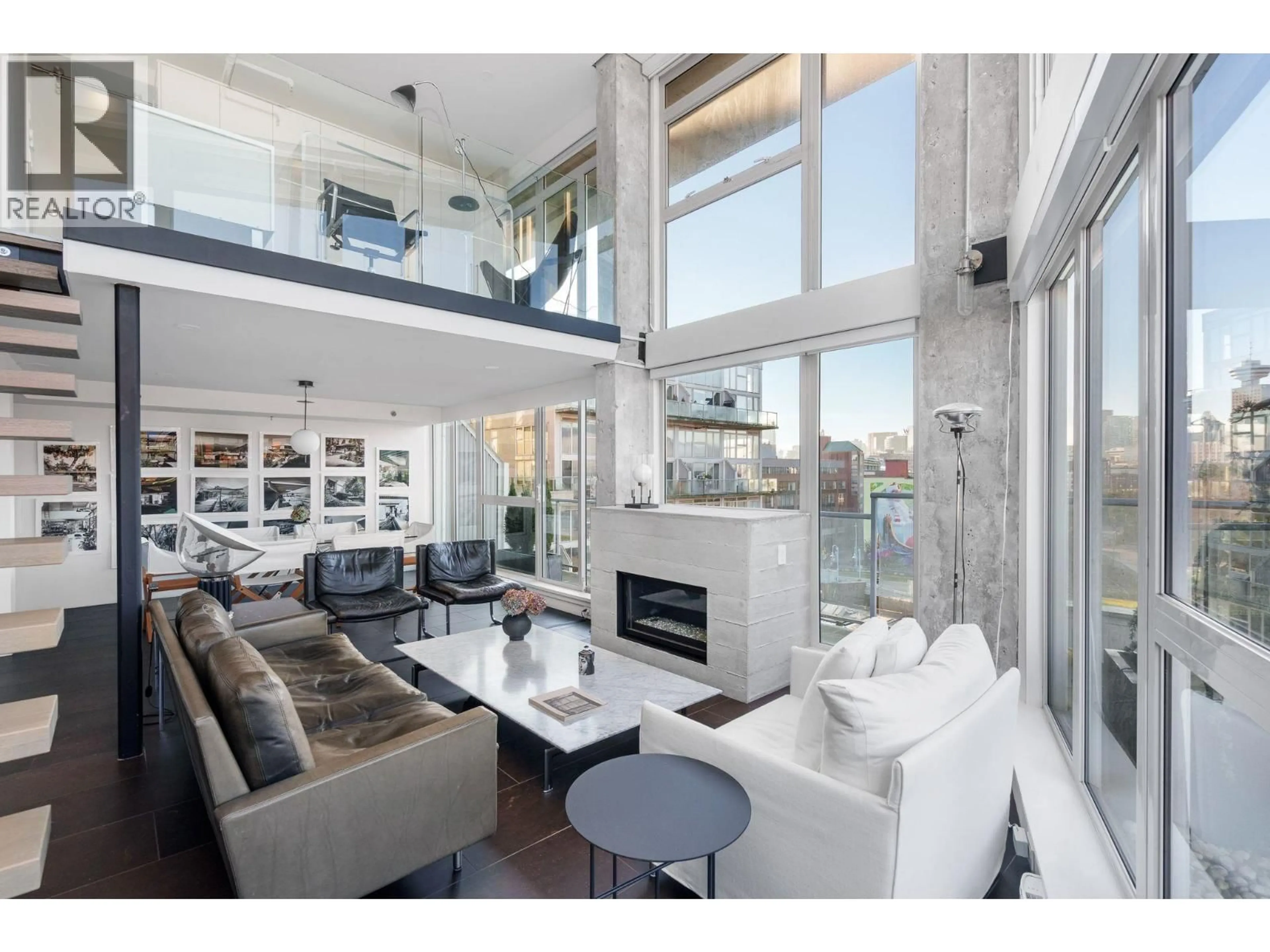 Living room with furniture, unknown for 624 - 289 ALEXANDER STREET, Vancouver British Columbia V6A4H6