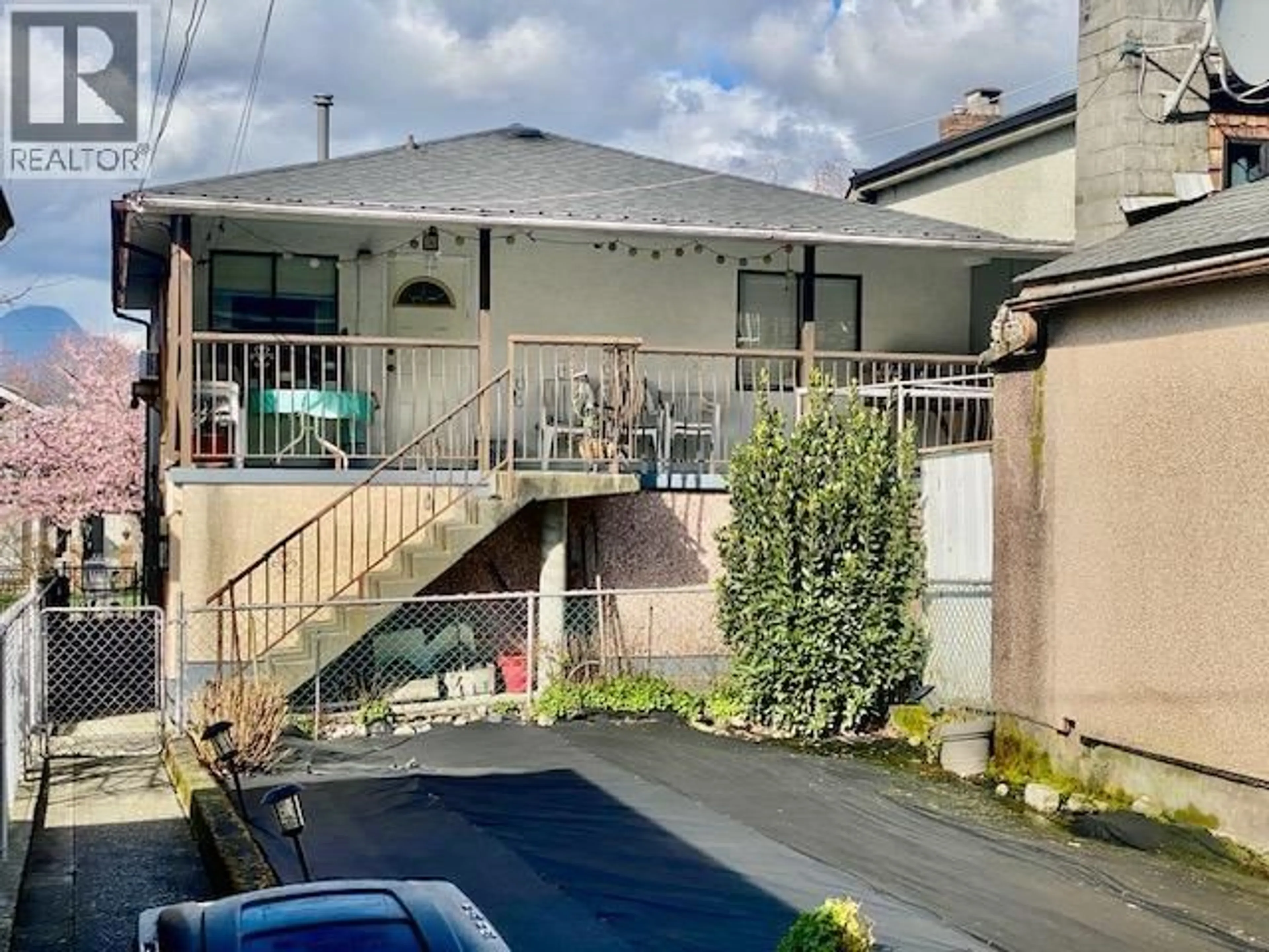 A pic from outside/outdoor area/front of a property/back of a property/a pic from drone, street for 2514 24 AVENUE, Vancouver British Columbia V5R1C9