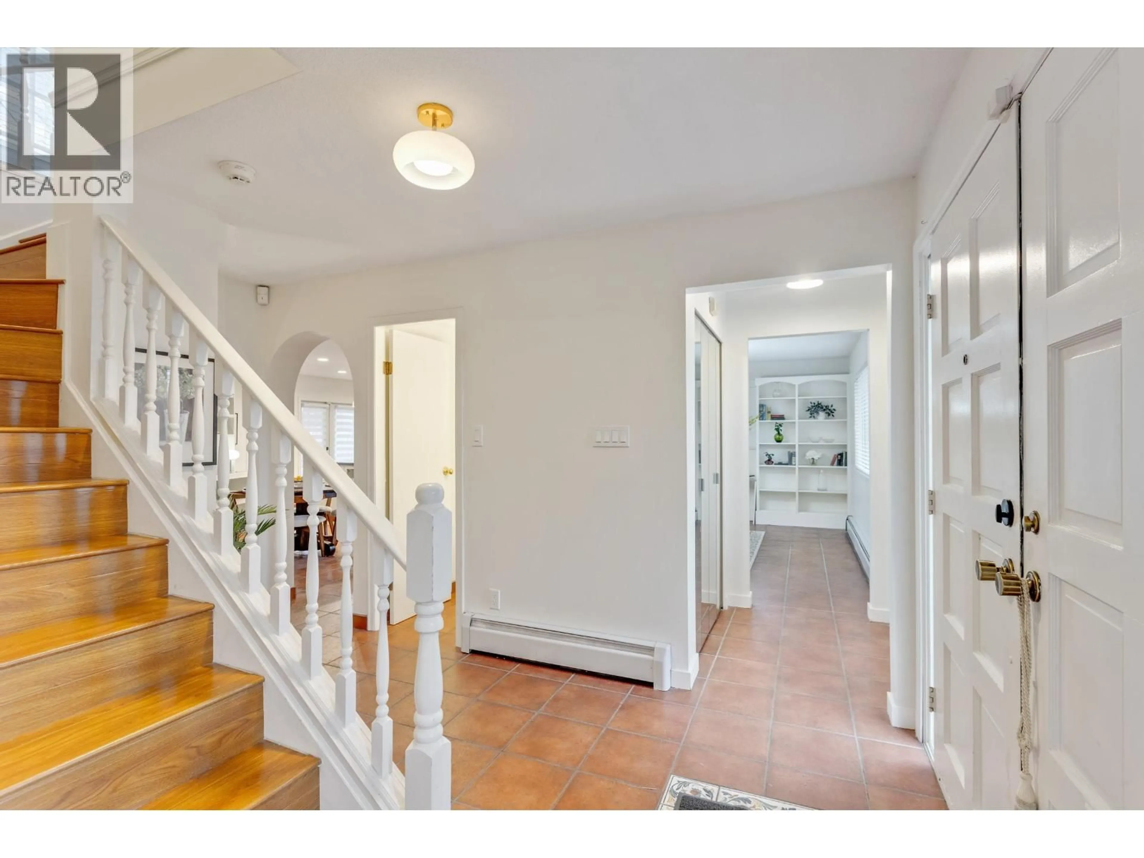 Indoor entryway for 7362 LABURNUM STREET, Vancouver British Columbia V6P5N3