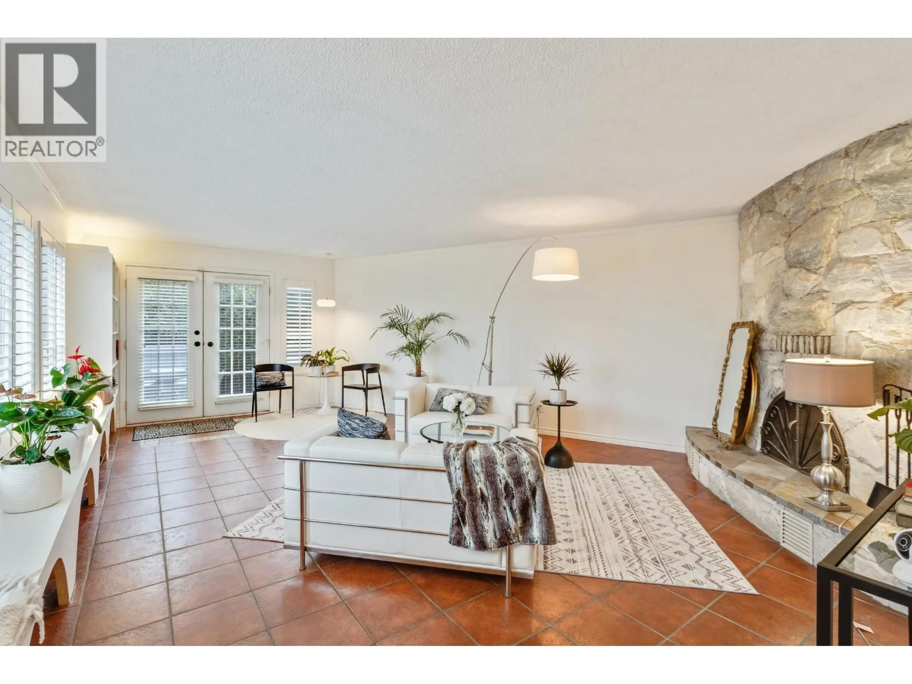 Living room with furniture, ceramic/tile floor for 7362 LABURNUM STREET, Vancouver British Columbia V6P5N3