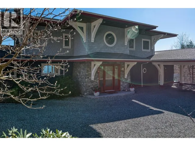 1128 TWIN ISLE DRIVE, Gibsons 4