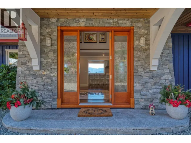 1128 TWIN ISLE DRIVE, Gibsons 5
