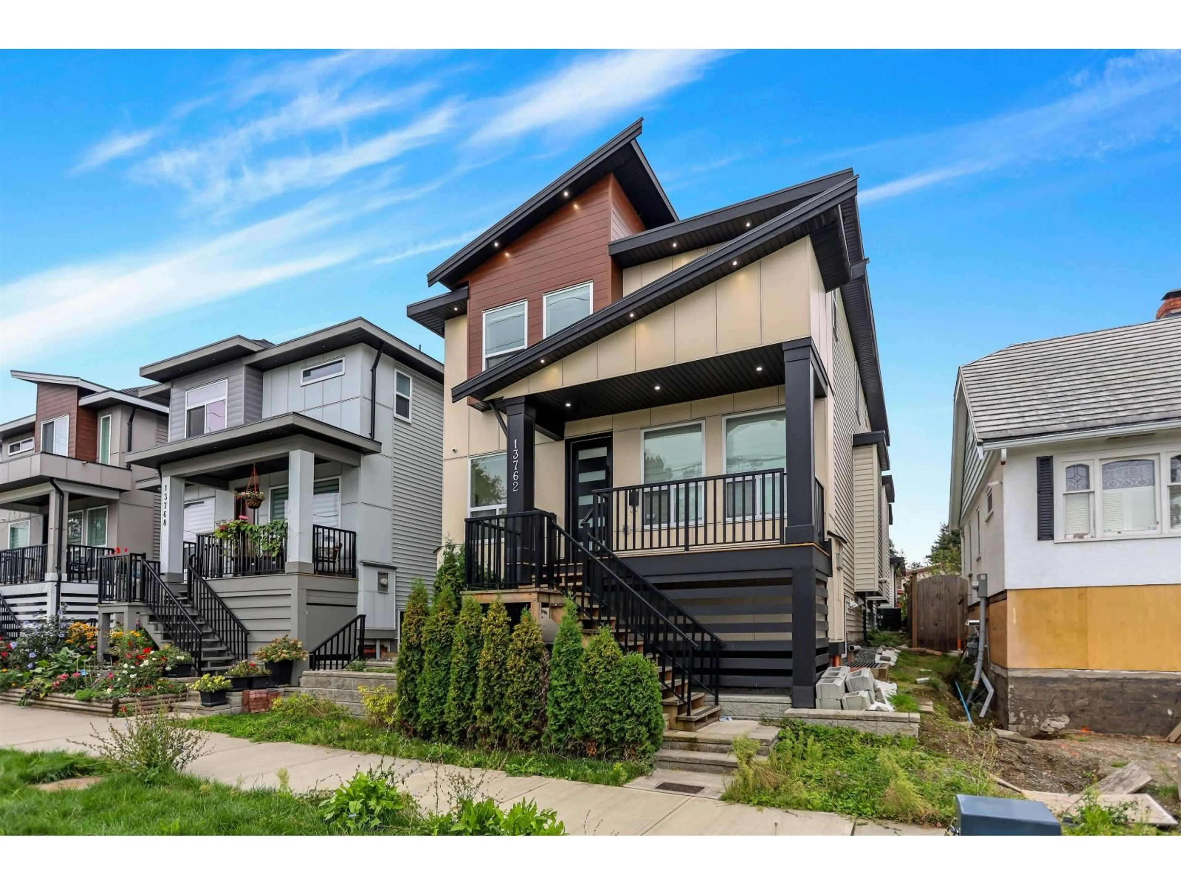 Unknown for 13762 112 AVENUE, Surrey British Columbia V3R2G3