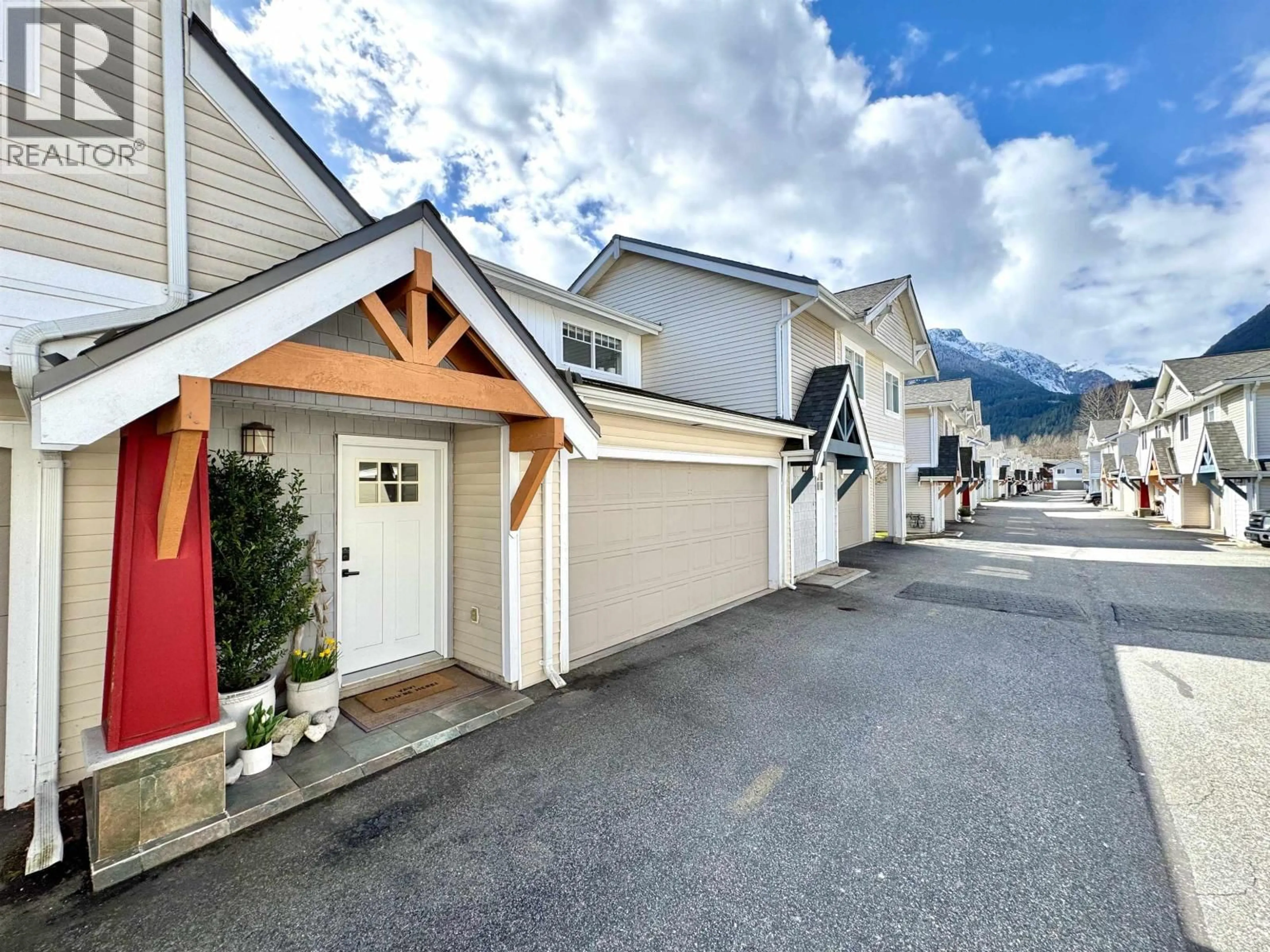 Unknown for 28 - 1821 WILLOW CRESCENT, Squamish British Columbia V8B0L9