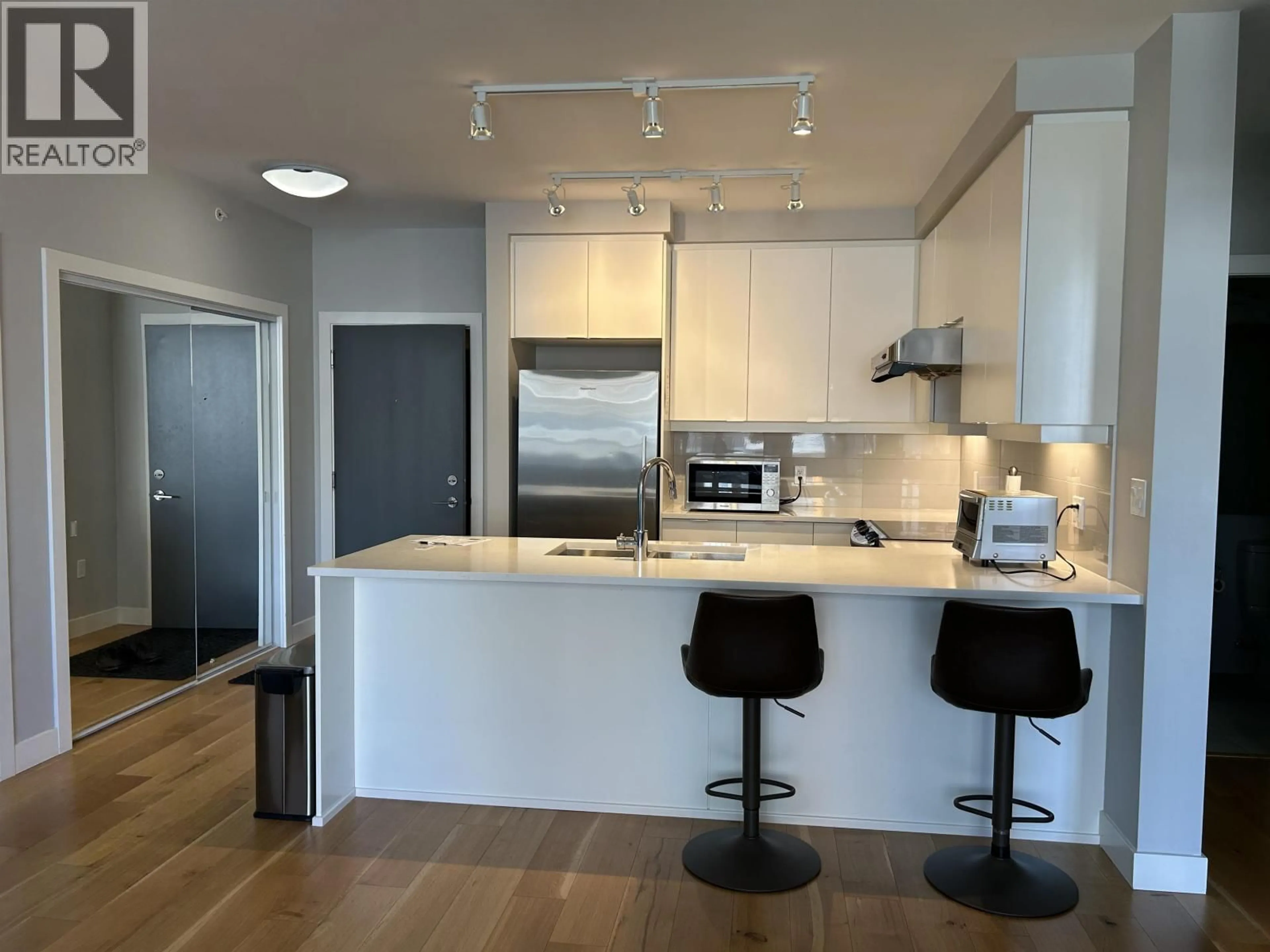 Open concept kitchen, unknown for 518 - 9393 TOWER ROAD, Burnaby British Columbia V5A0E2