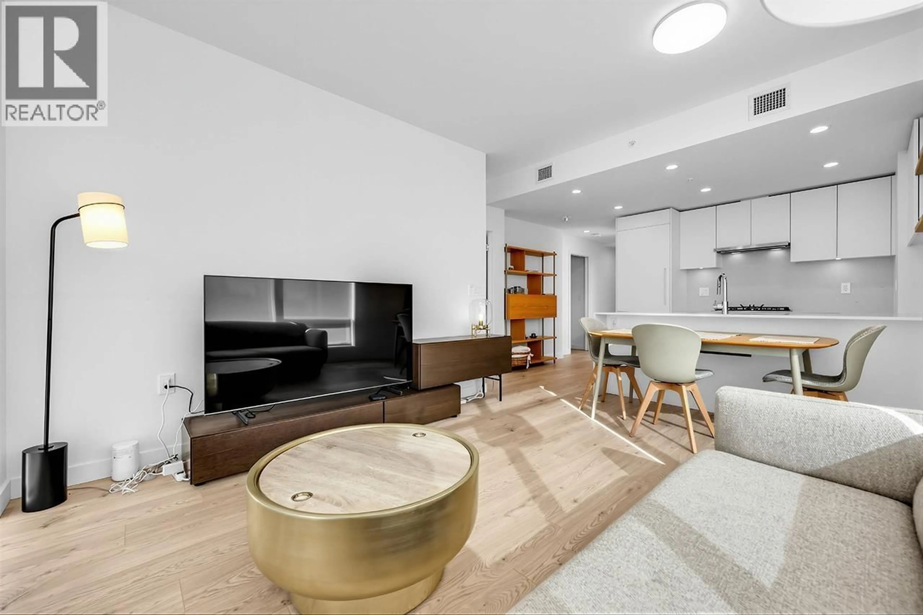 Living room with furniture, unknown for 3202 - 2181 MADISON AVENUE, Burnaby British Columbia V5C0N4