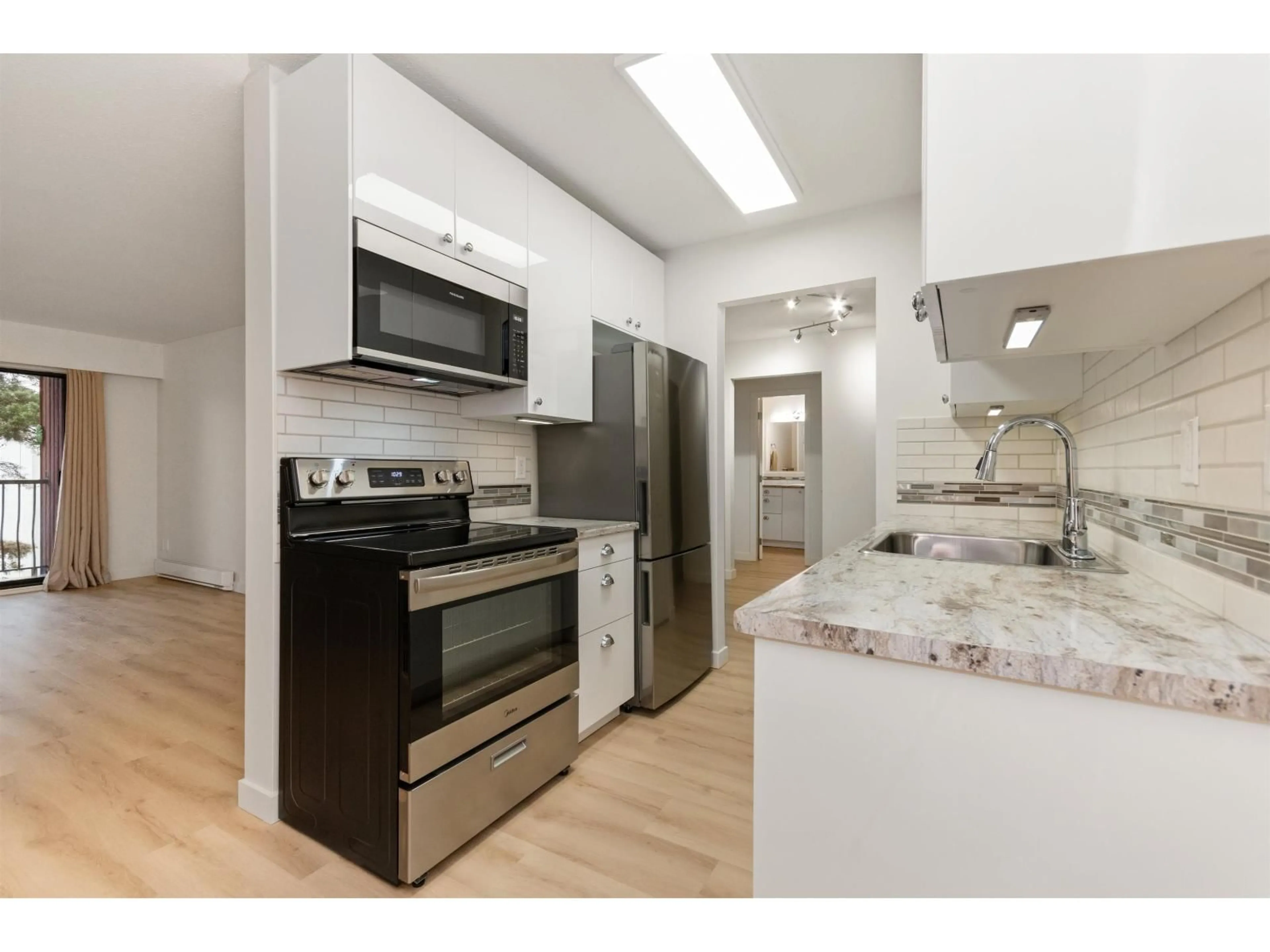 Standard kitchen, unknown for 340 - 1735 AGASSIZ-ROSEDALE NO 9 HIGHWAY, Agassiz British Columbia V0M1A2