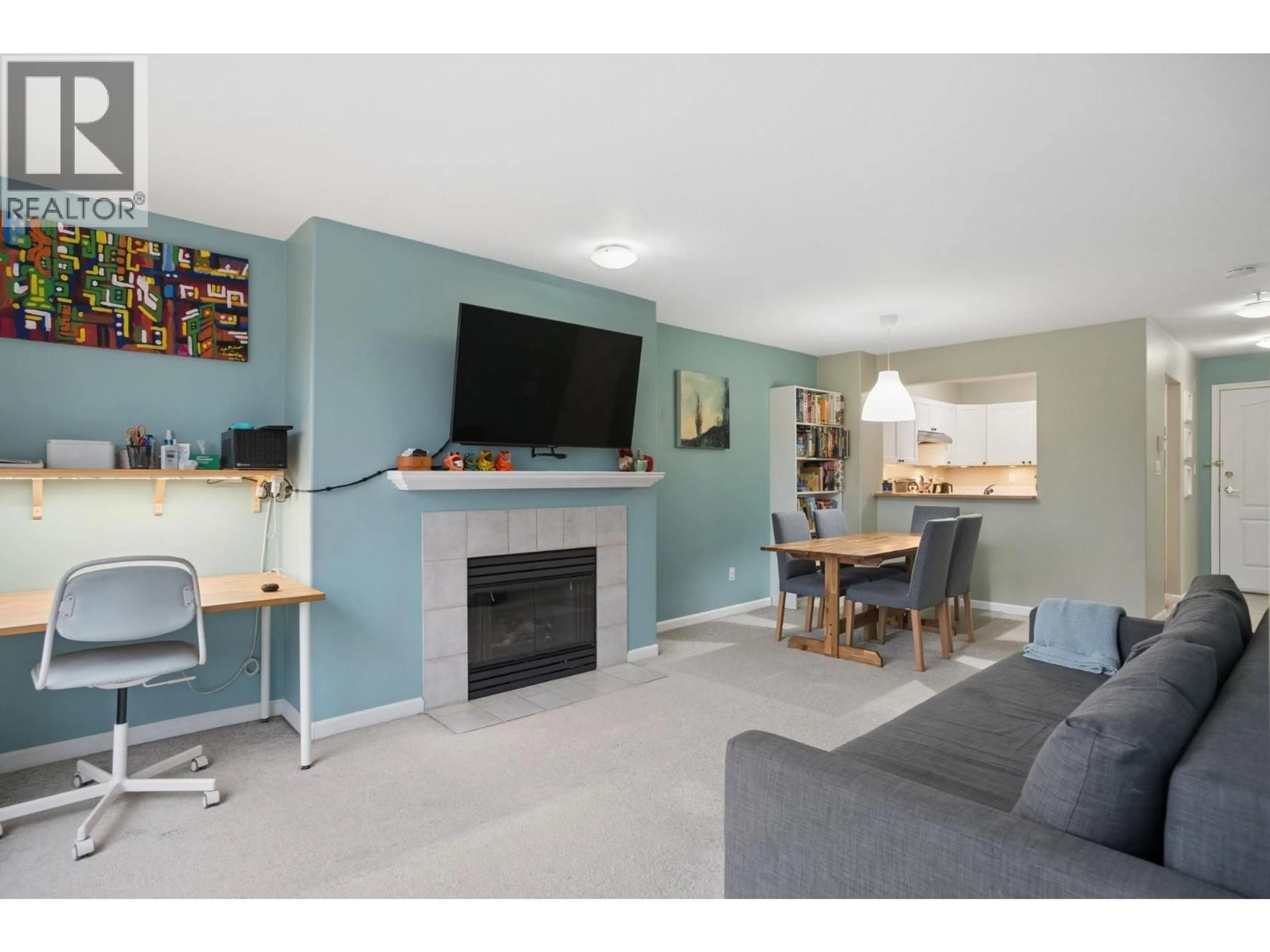 Living room with furniture, wood/laminate floor for 324 - 8880 JONES ROAD, Richmond British Columbia V6Y3Z1