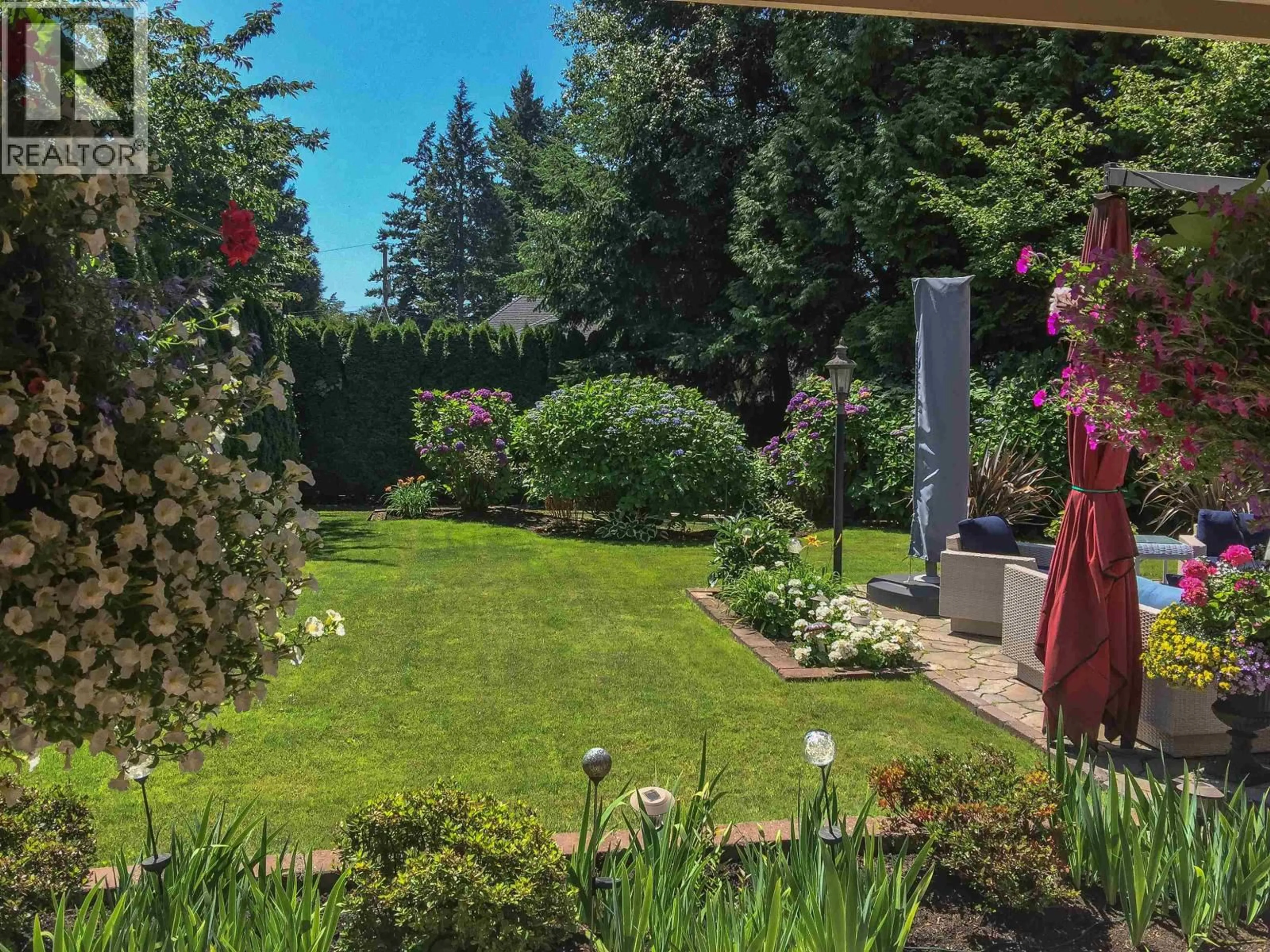 A pic from outside/outdoor area/front of a property/back of a property/a pic from drone, unknown for 4950 1 AVENUE, Delta British Columbia V4M1B3