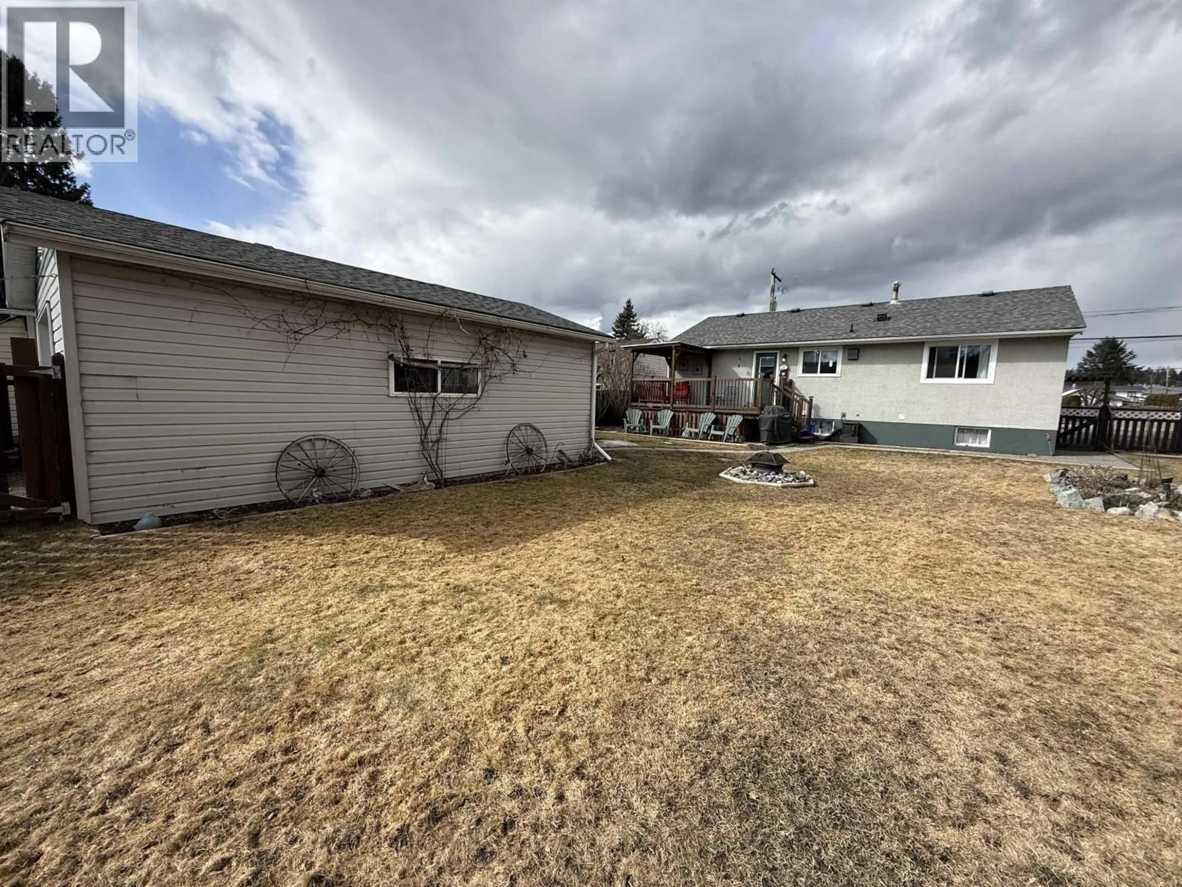 A pic from outside/outdoor area/front of a property/back of a property/a pic from drone, unknown for 370 WILKINSON STREET, Quesnel British Columbia V2J1C1