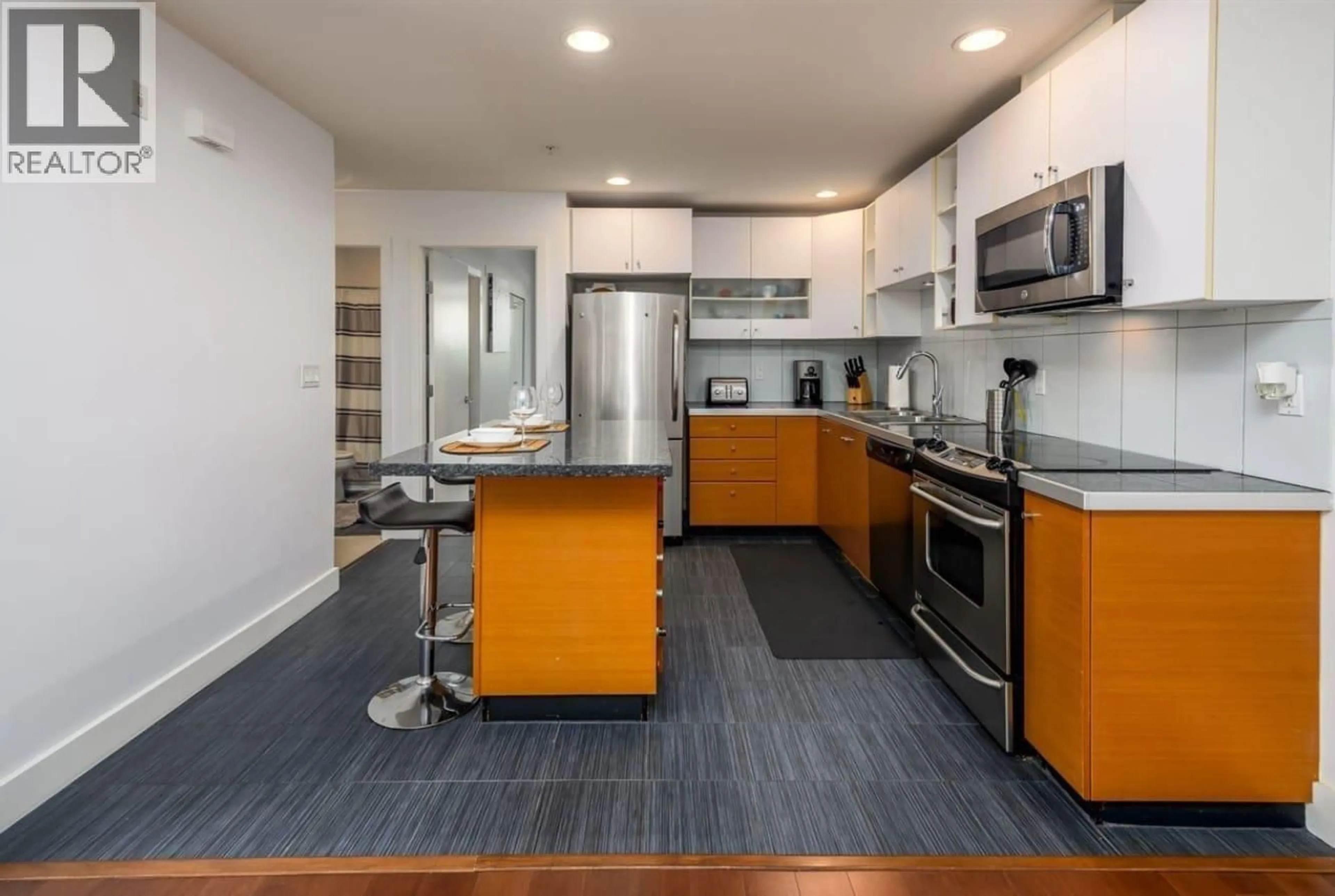 Unknown for 32 - 728 14TH STREET, North Vancouver British Columbia V7M0A8