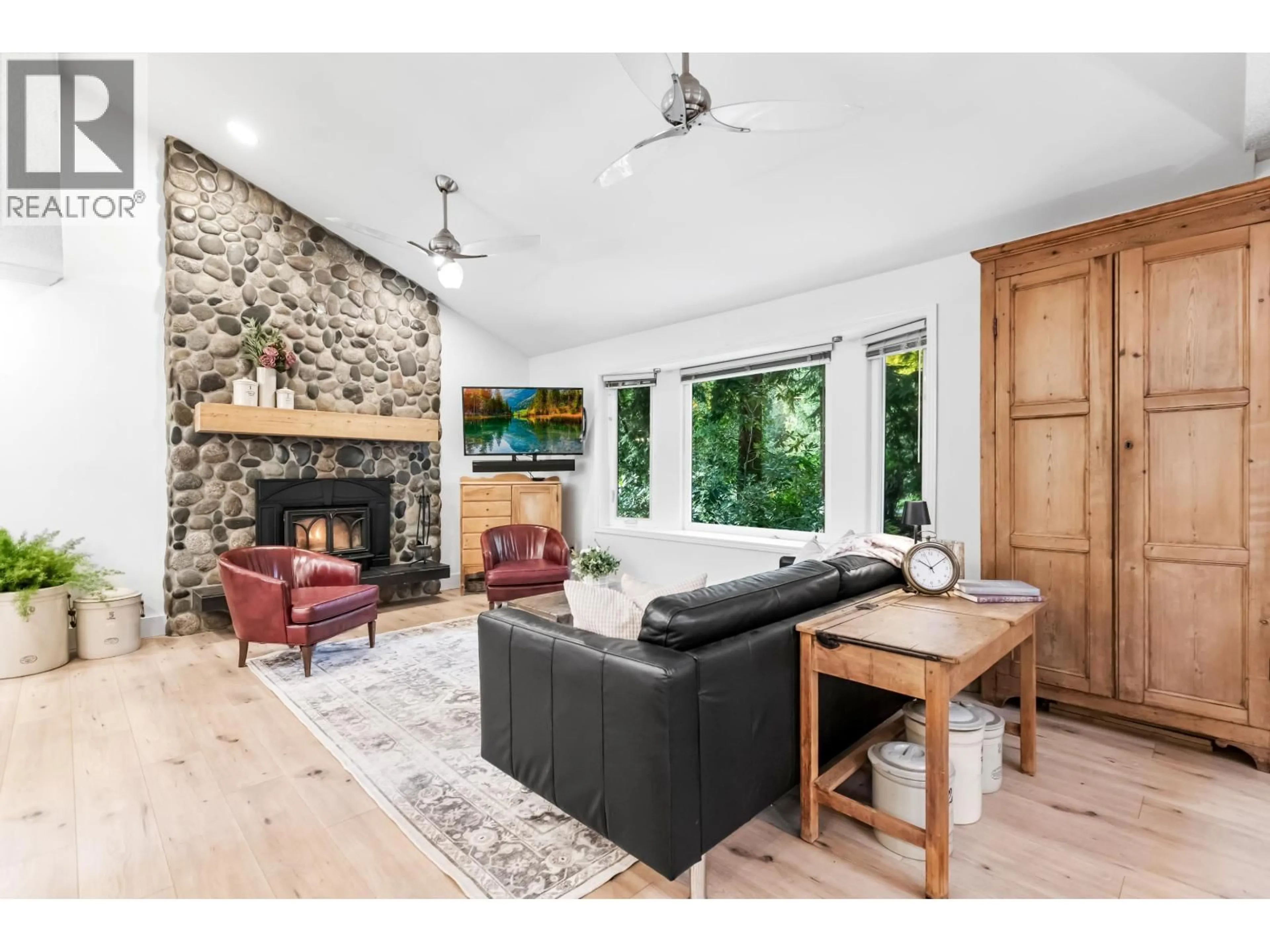 Living room with furniture, unknown for 26030 103 AVENUE, Maple Ridge British Columbia V2W1K1