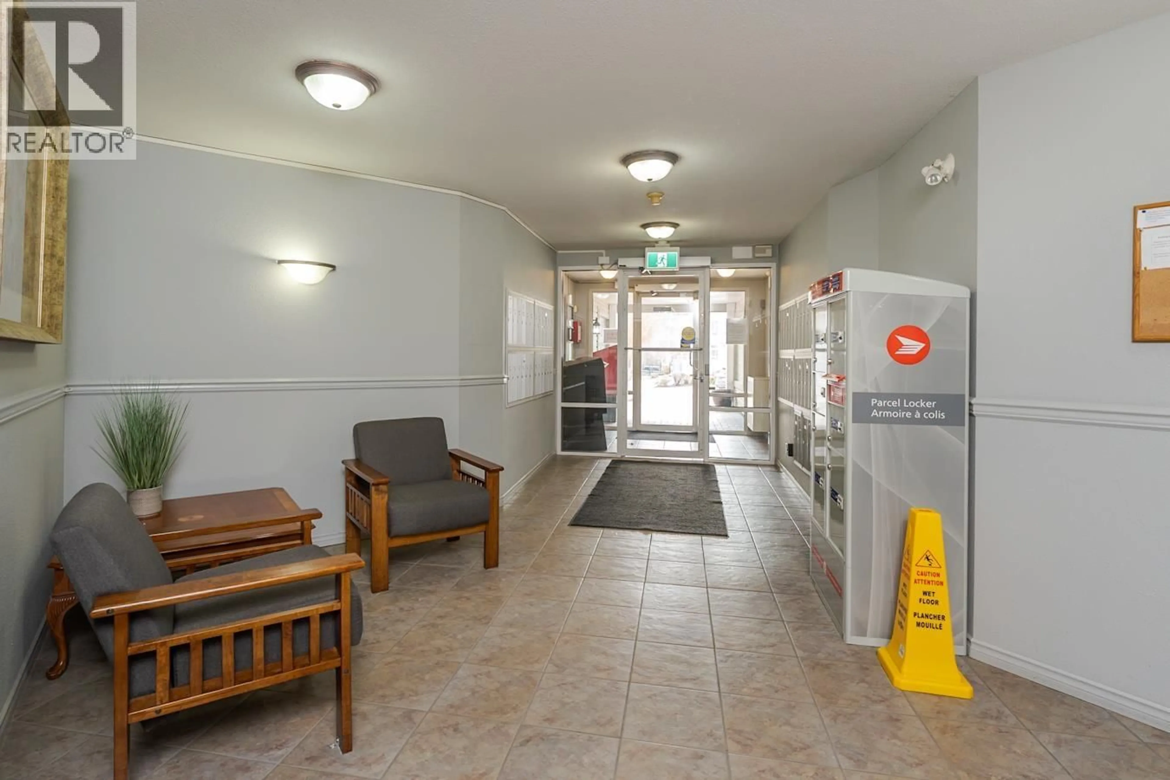 Indoor foyer for 108 - 2055 INGLEDEW STREET, Prince George British Columbia V2L5S1