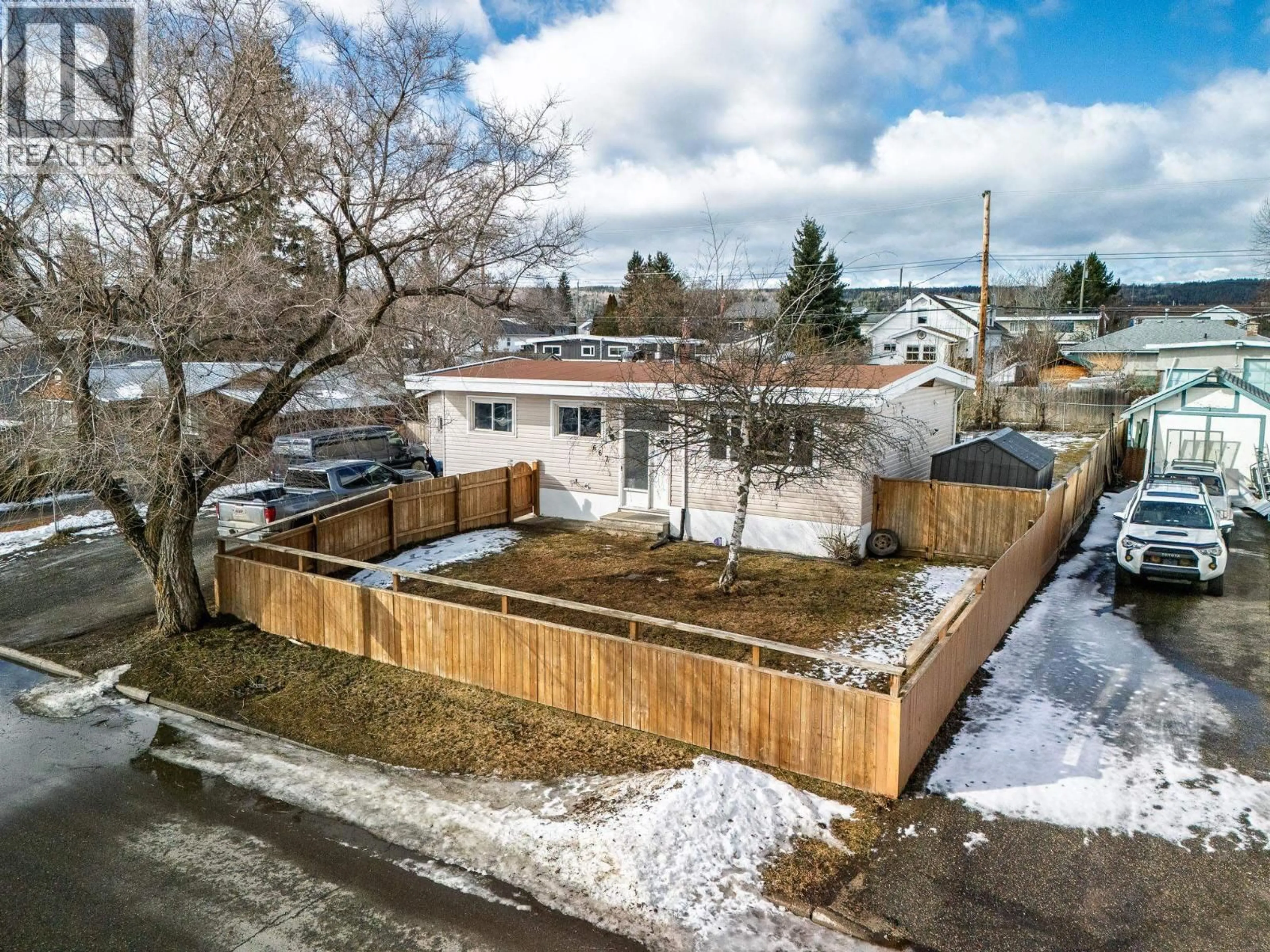 A pic from outside/outdoor area/front of a property/back of a property/a pic from drone, street for 667 EWERT STREET, Prince George British Columbia V2M2N8