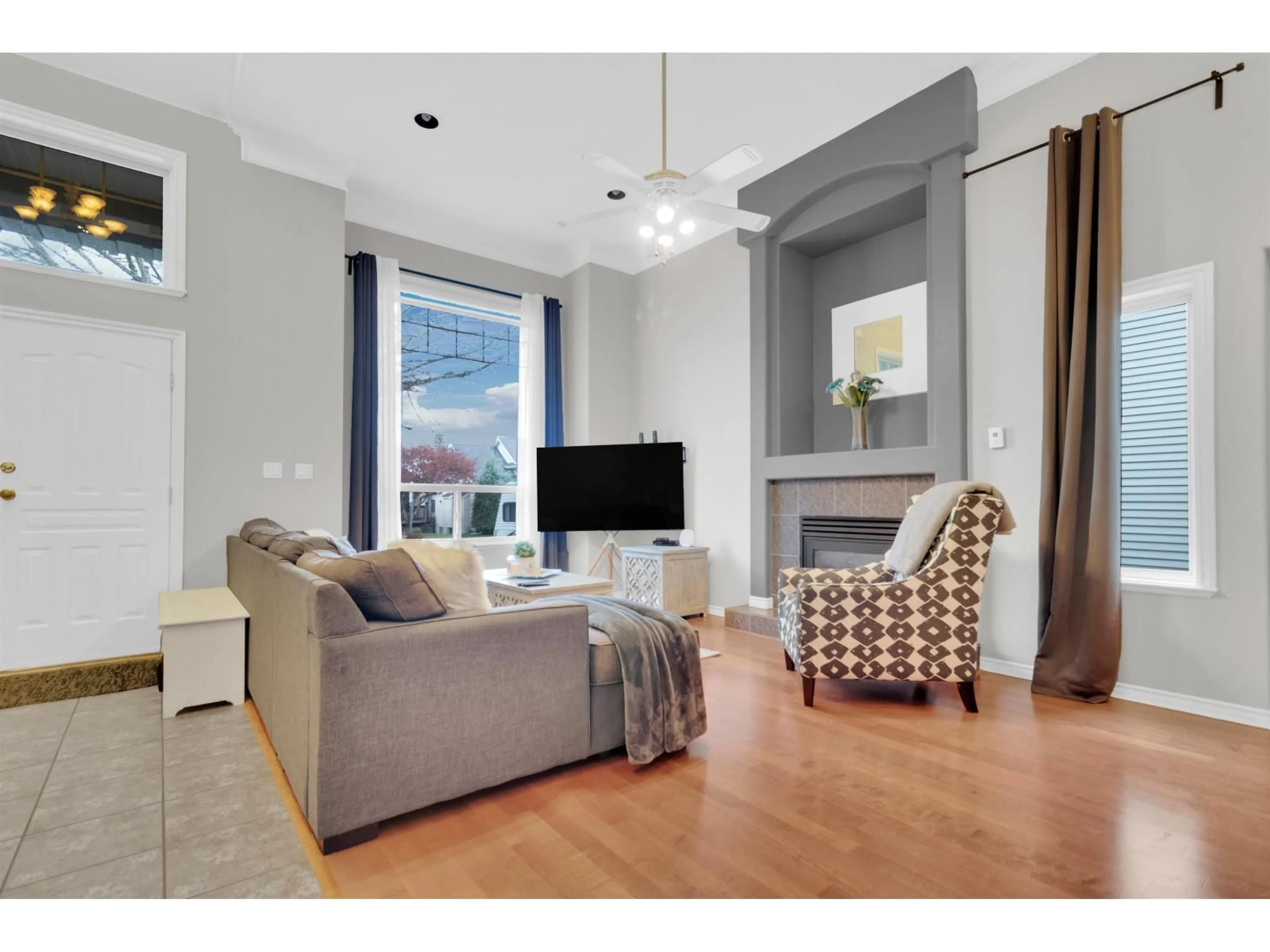 Living room with furniture, unknown for 16896 84 AVENUE, Surrey British Columbia V4N4V3