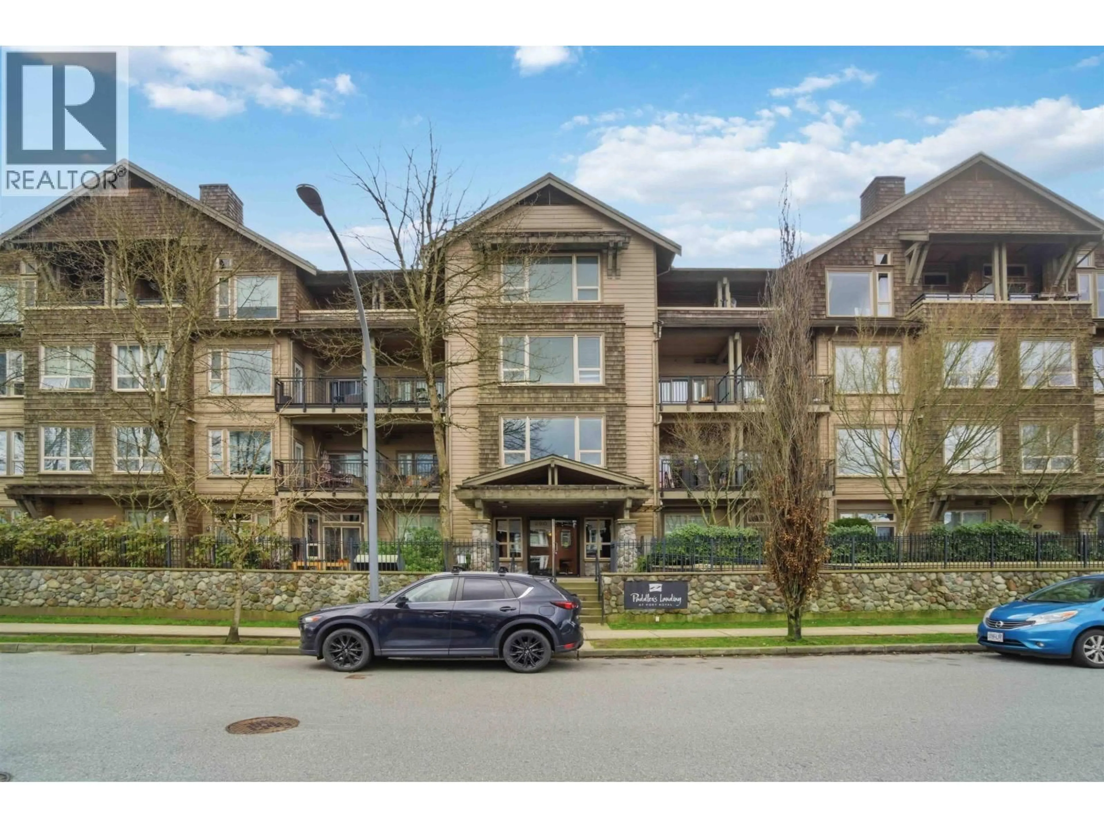 A pic from outside/outdoor area/front of a property/back of a property/a pic from drone, unknown for 407 - 250 SALTER STREET, New Westminster British Columbia V3M0B7
