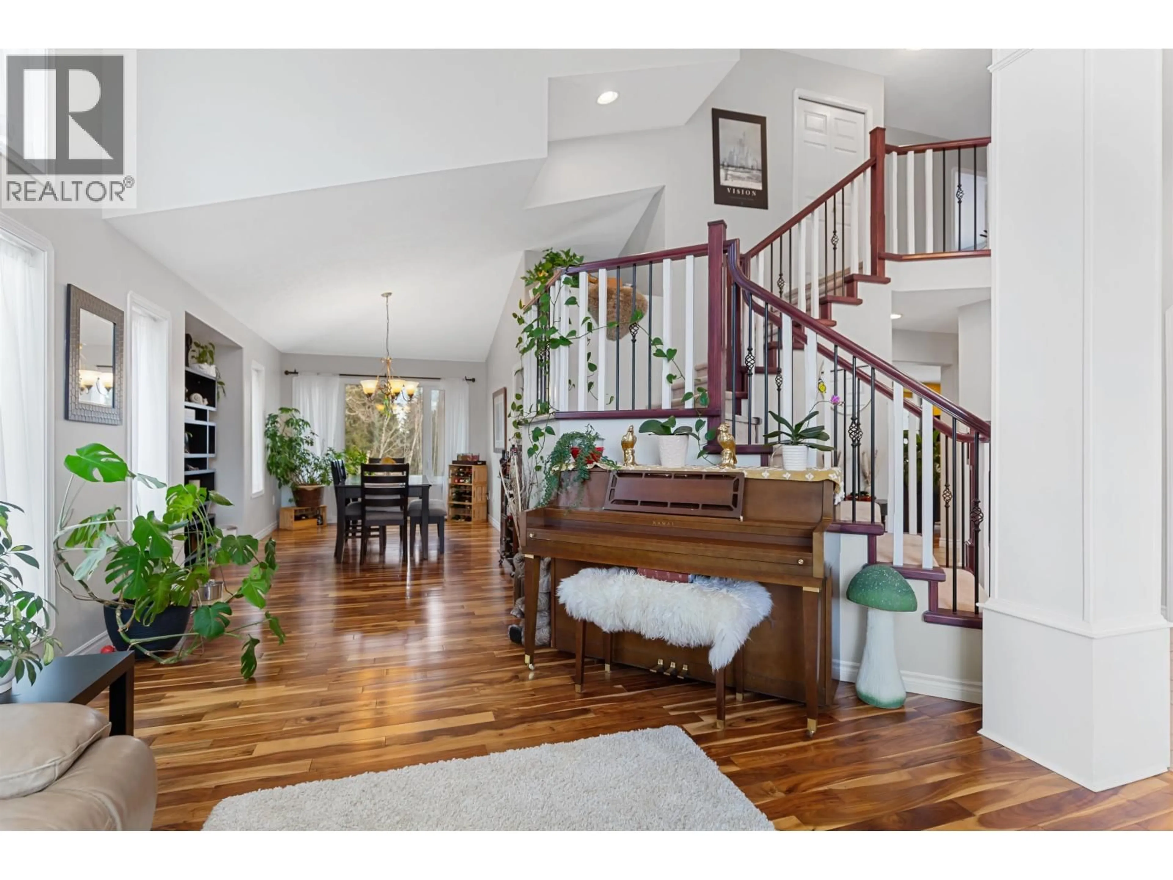 Indoor entryway for 6724 WESTMOUNT DRIVE, Prince George British Columbia V2N6R3