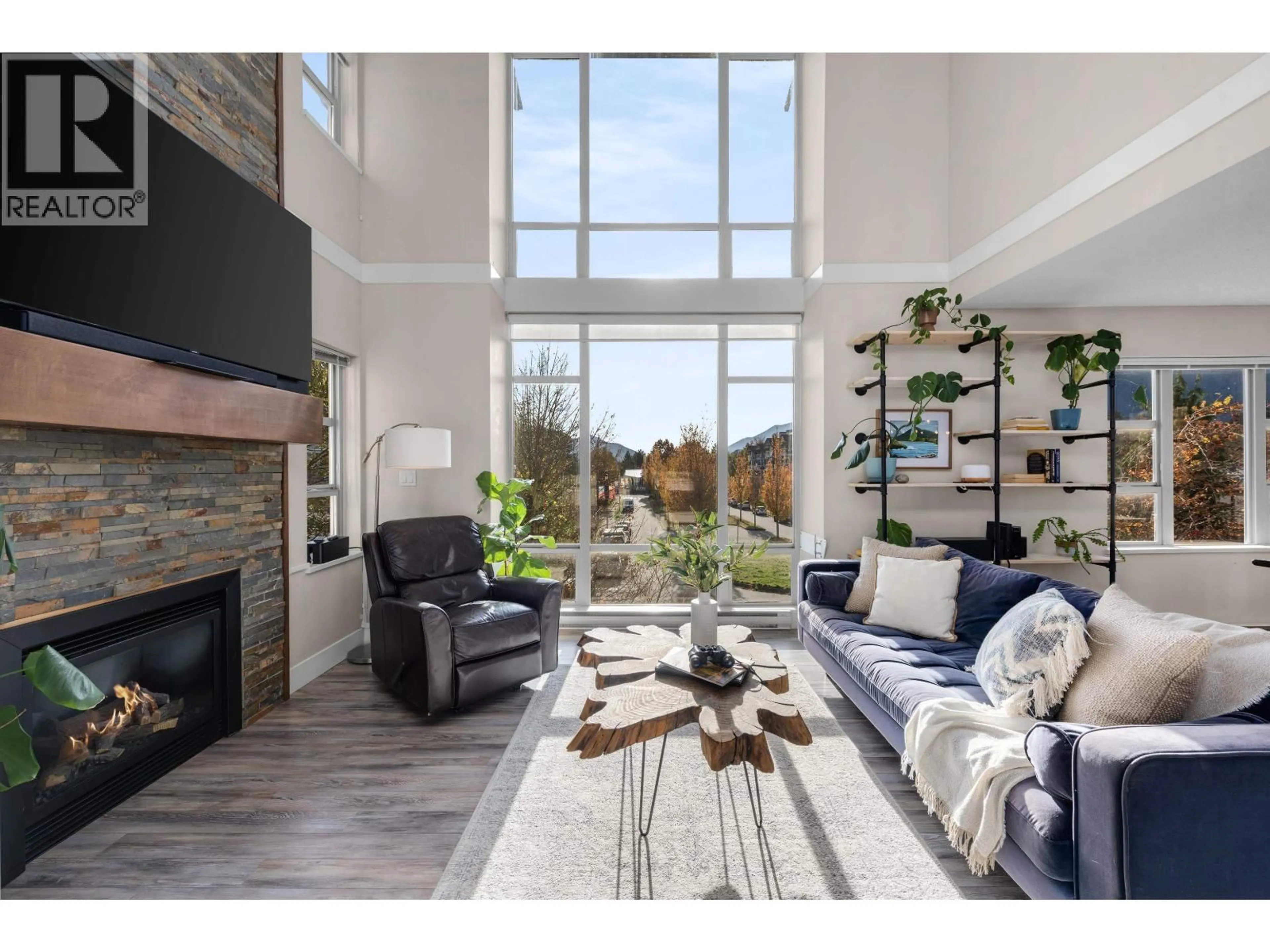 Living room with furniture, unknown for 38226 EAGLEWIND BOULEVARD, Squamish British Columbia V8B0T2