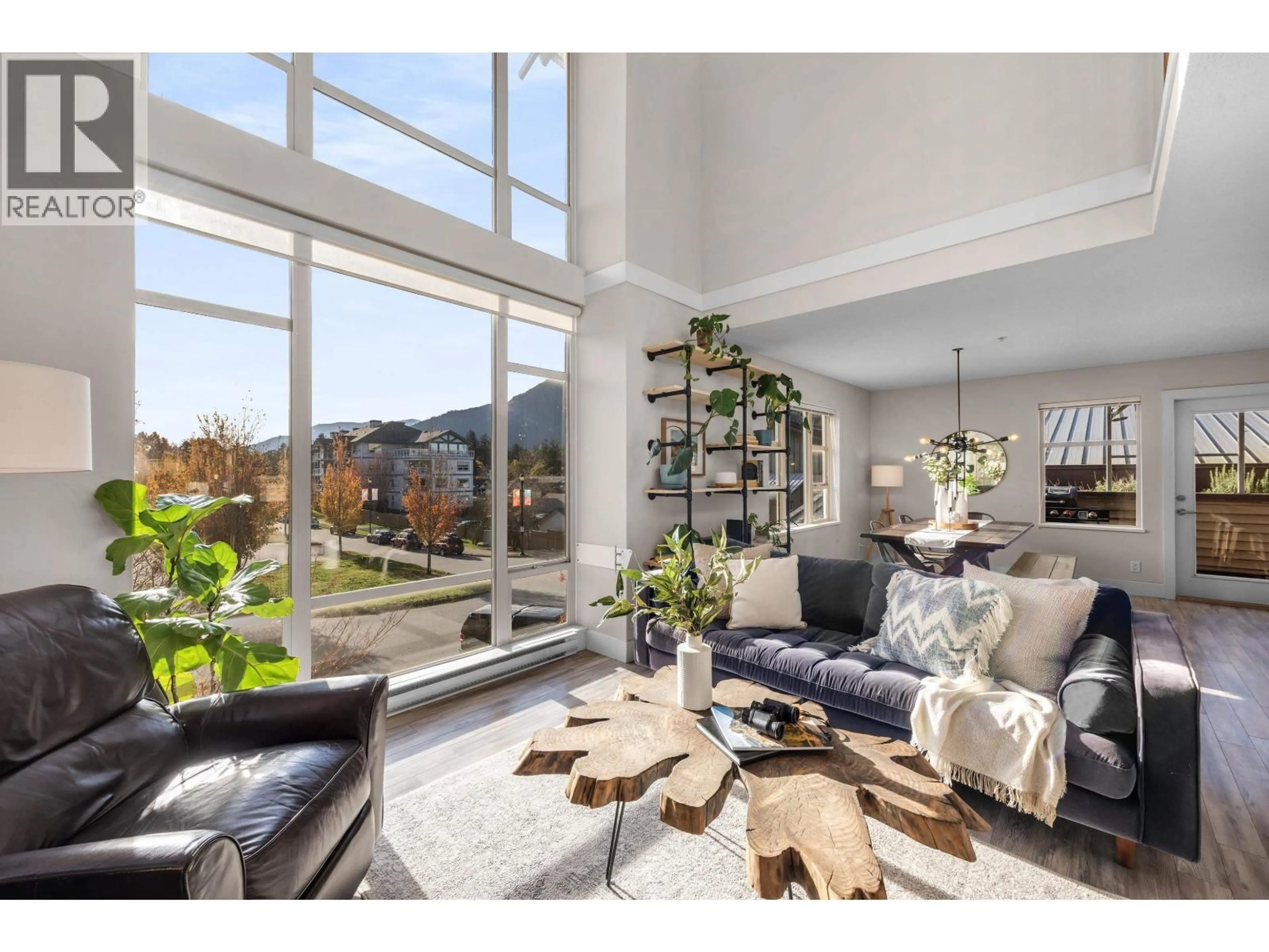 Living room with furniture, unknown for 38226 EAGLEWIND BOULEVARD, Squamish British Columbia V8B0T2