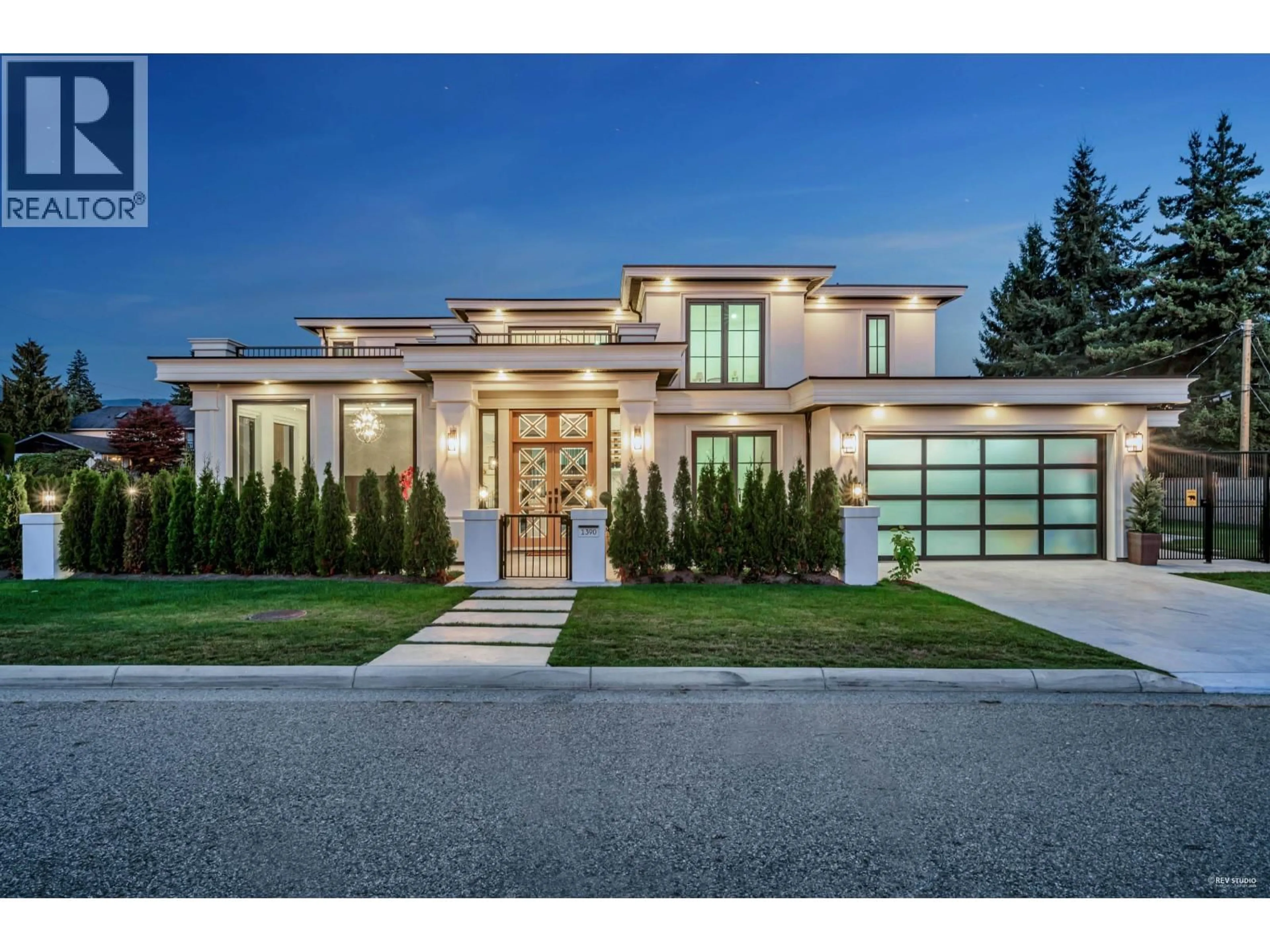 Home with brick exterior material, street for 1390 SUTHERLAND AVENUE, North Vancouver British Columbia V7L4B2