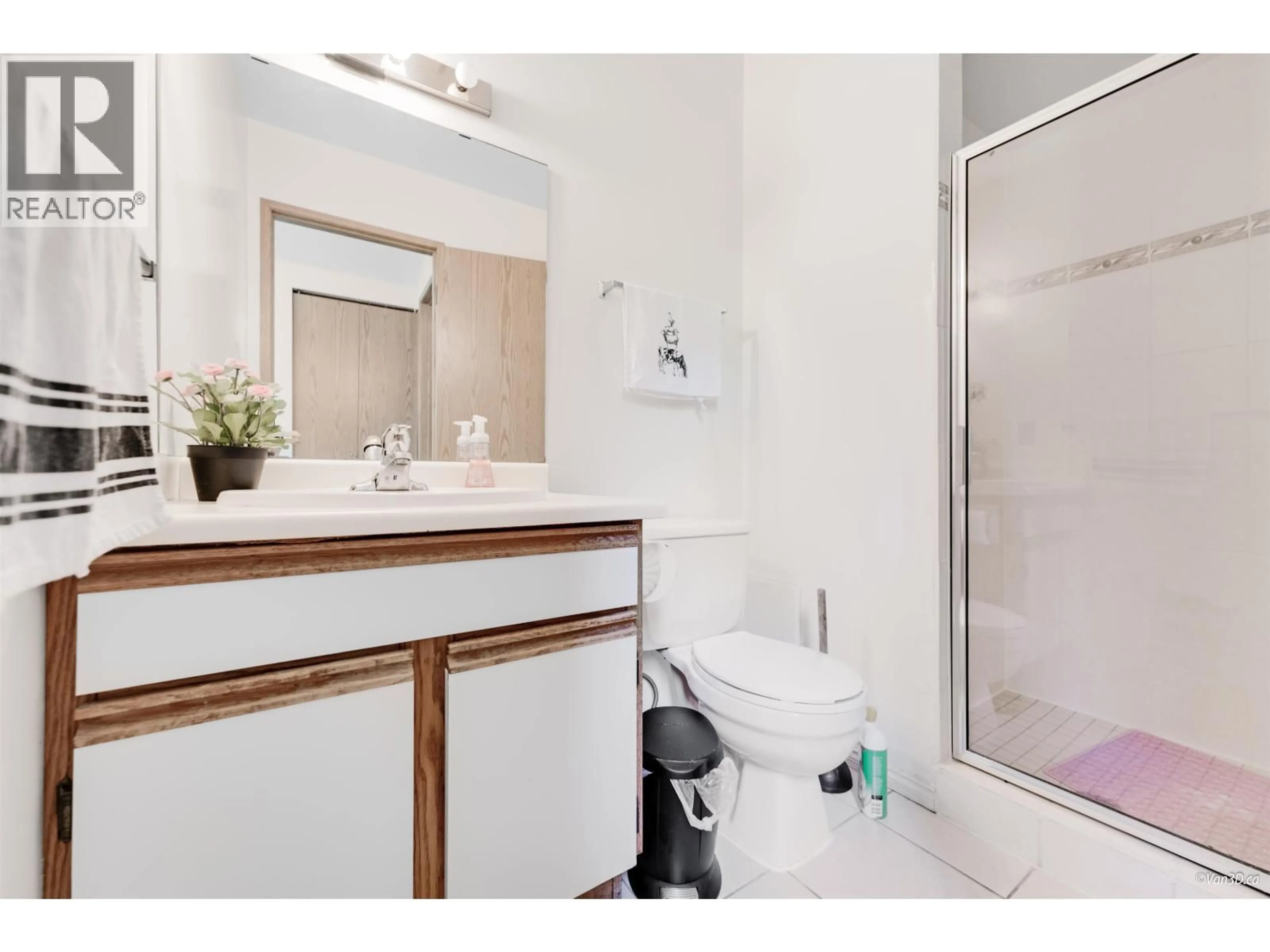 Standard bathroom, unknown for 8607 SELKIRK STREET, Vancouver British Columbia V6P4J2