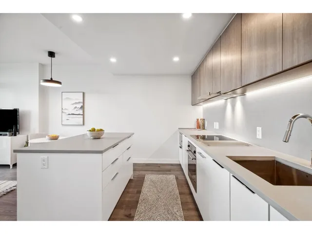 709 - 13318 104 AVENUE, Surrey 3