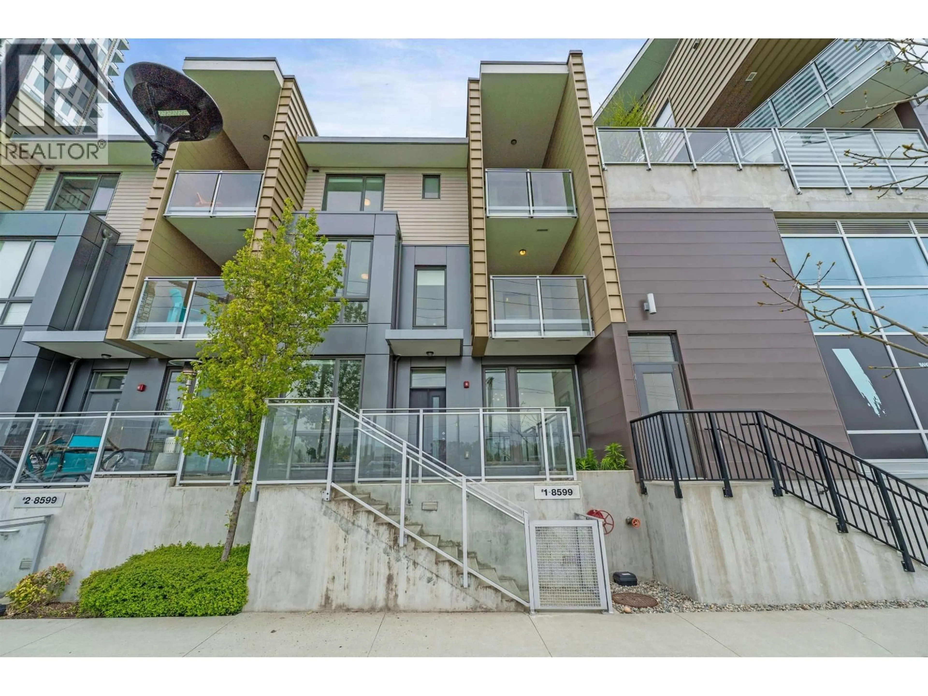 Patio, street for 1 - 8599 RIVER DISTRICT CROSSING, Vancouver British Columbia V5S0C7